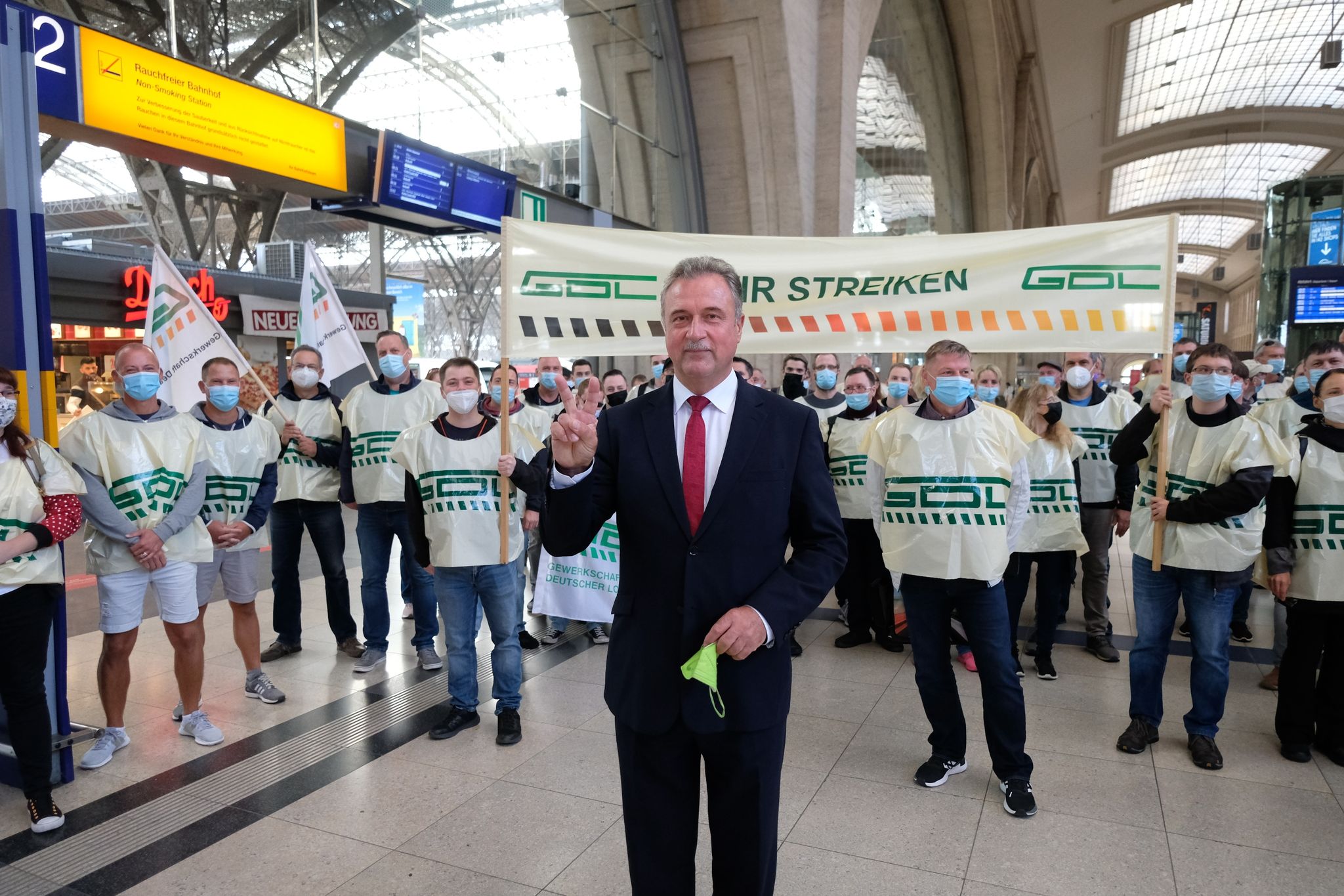 Bahn geht juristisch gegen Lokführerstreik vor