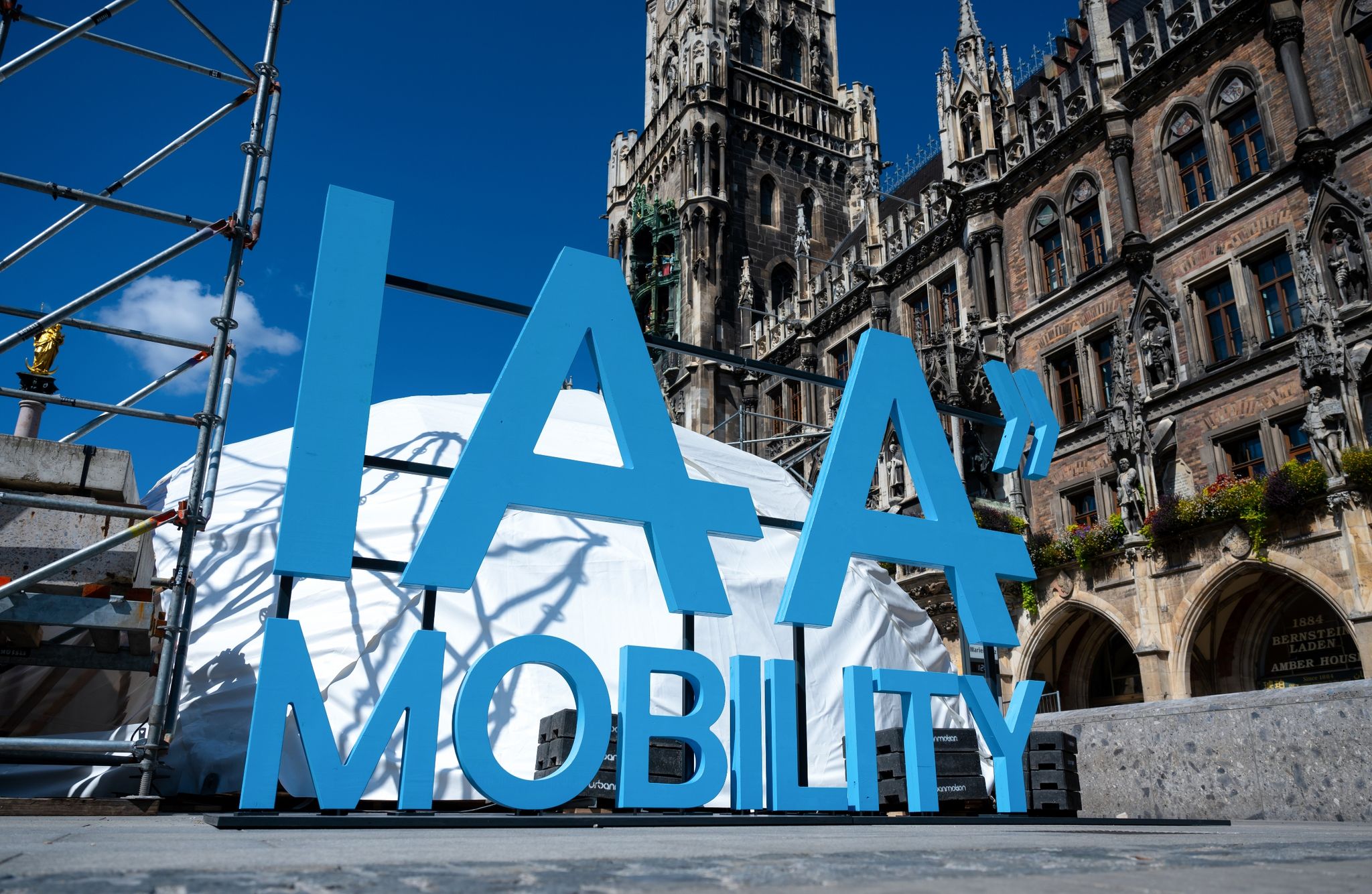 Autobranche sucht Zuversicht auf neuer IAA