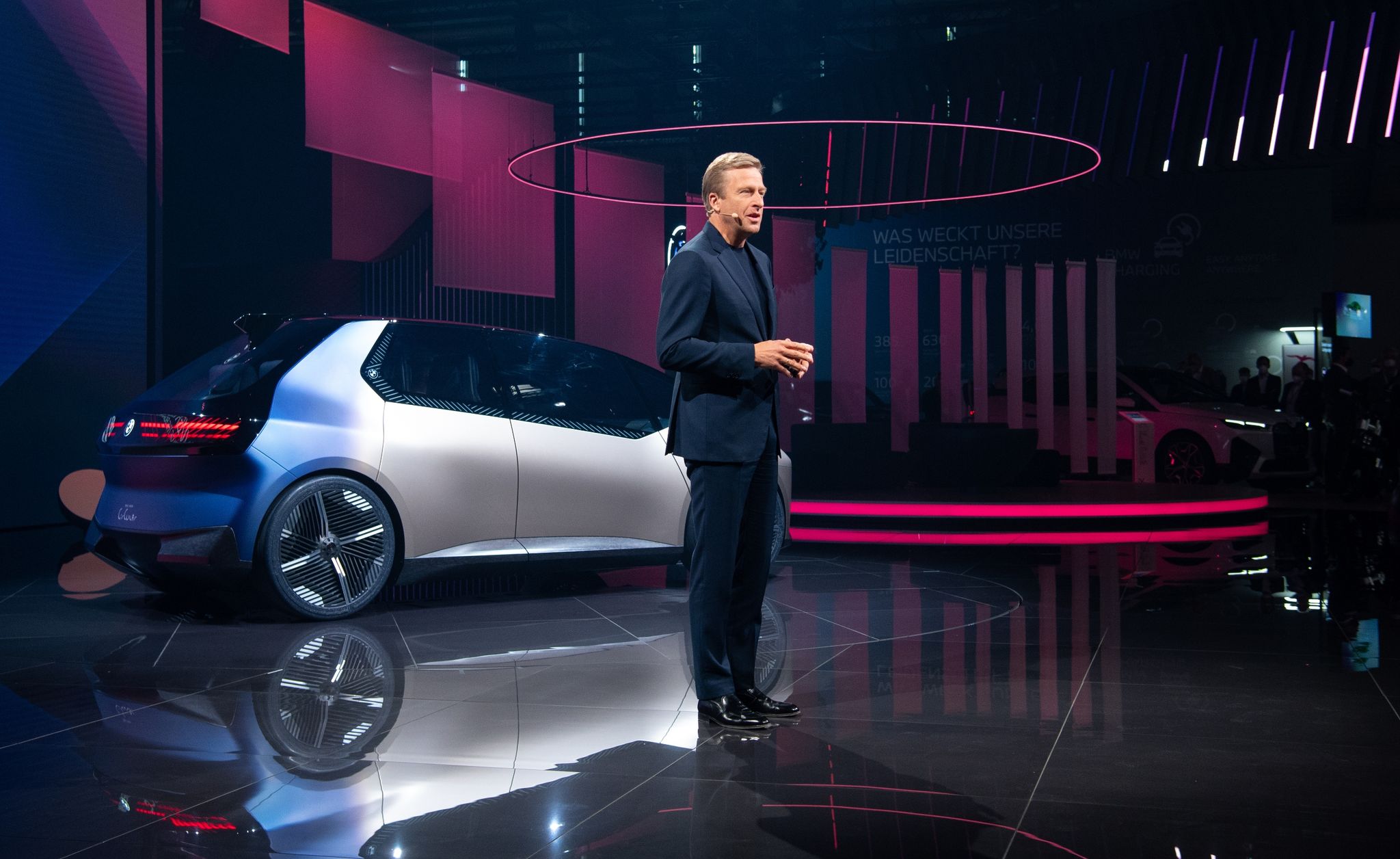 BMW präsentiert Auto komplett aus Recyclingmaterial