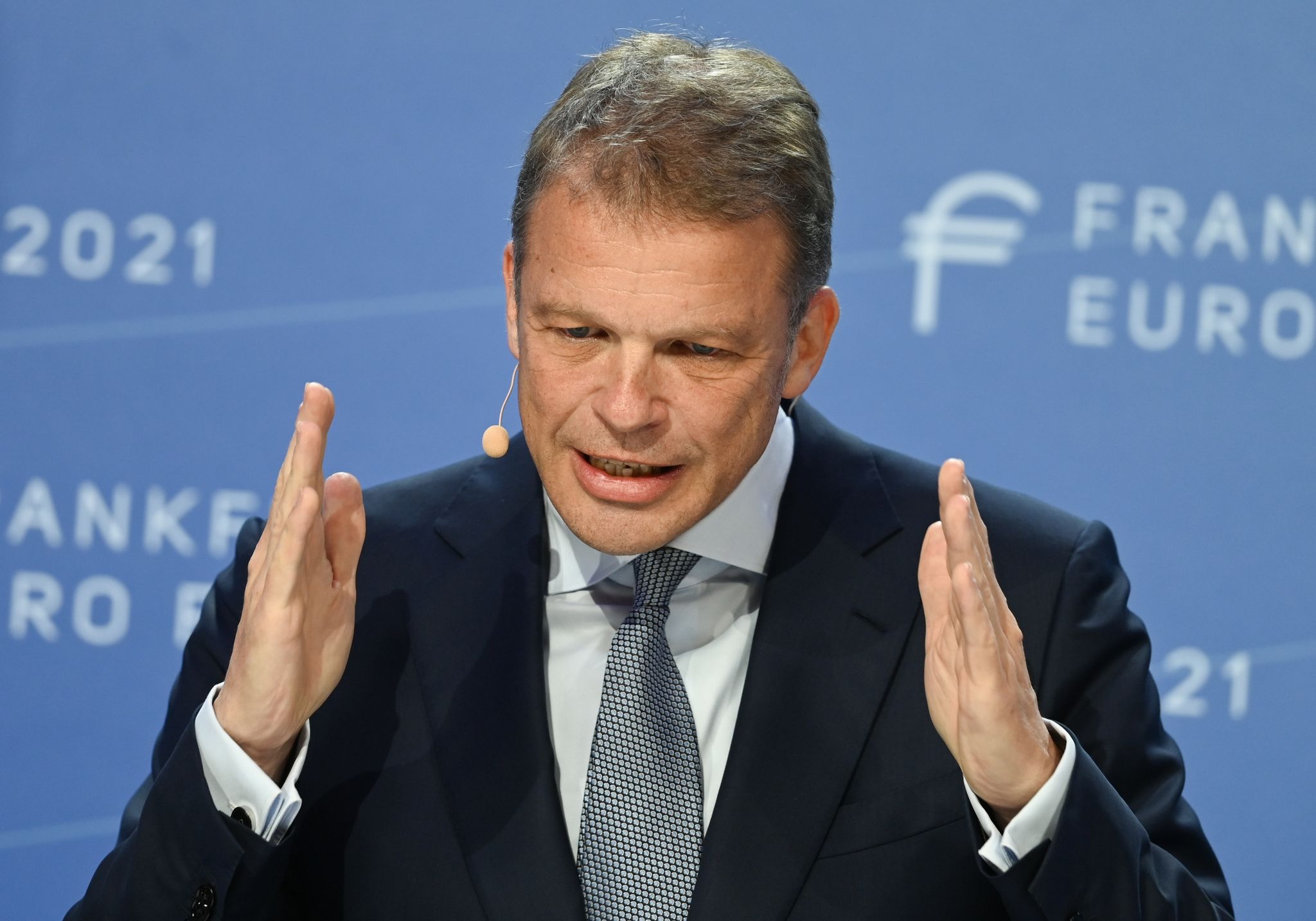 Deutsche-Bank-Chef: Weichen für größere Banken stellen