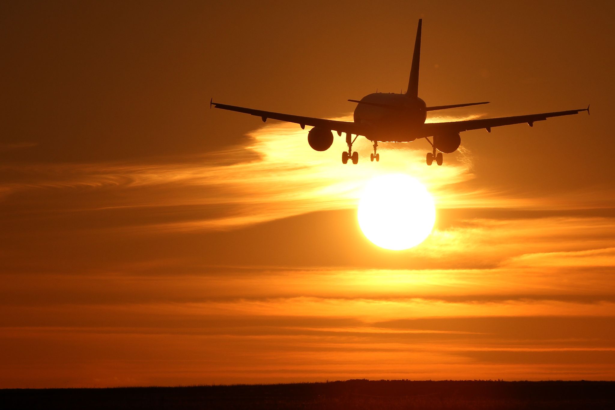 Direktflug-Anbieter rangeln um lukrative Märkte