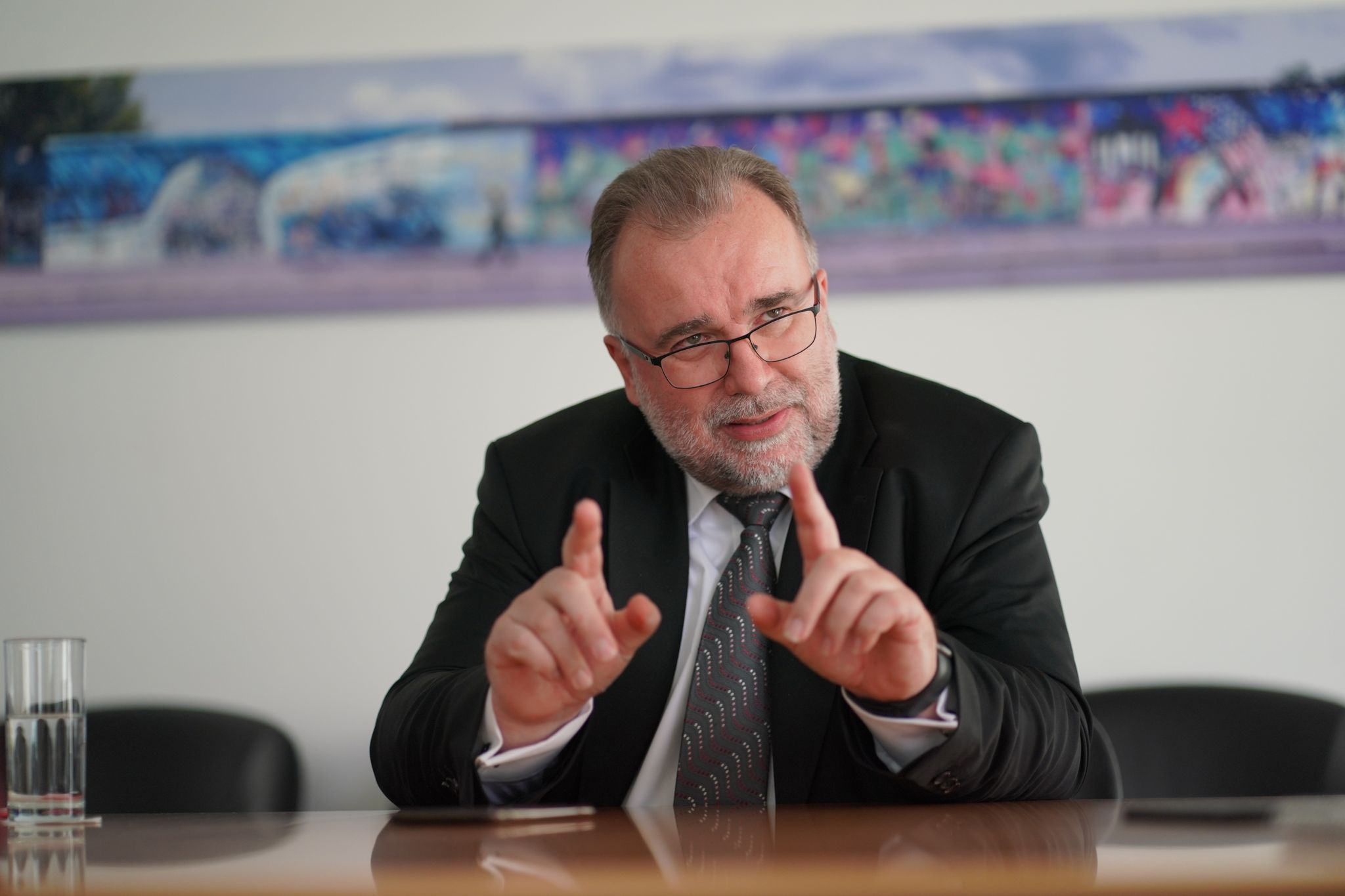 Wirtschaft für schnelle Regierungsbildung und Entscheidungen