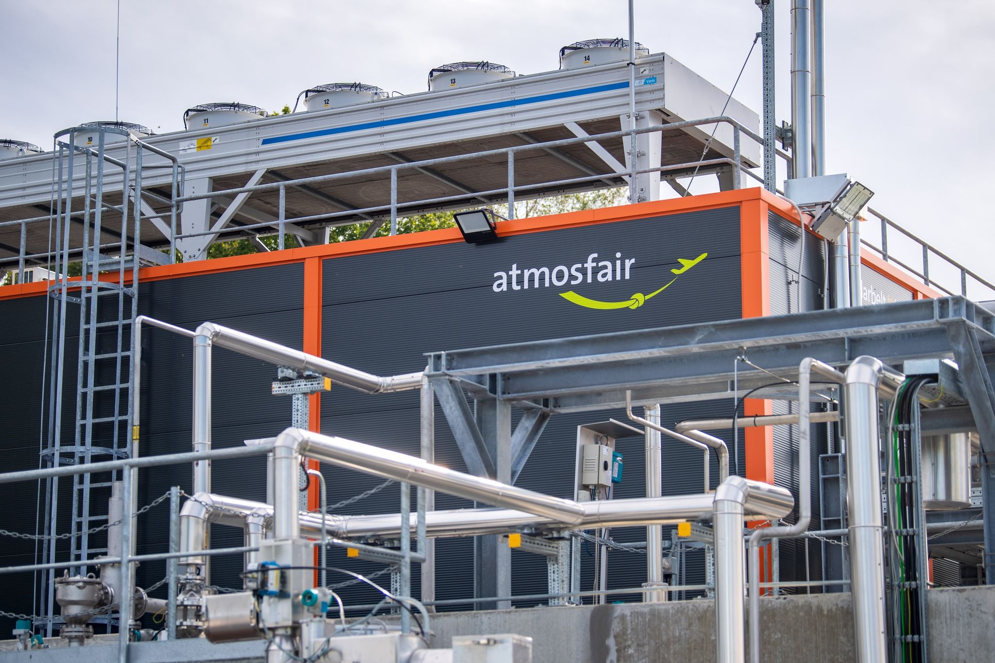Neue Anlage im Emsland liefert klimaneutrales Kerosin