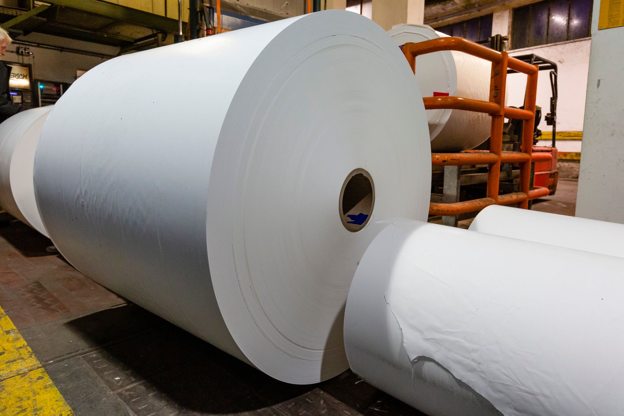 Teures Papier bringt Verlage in die Bredouille