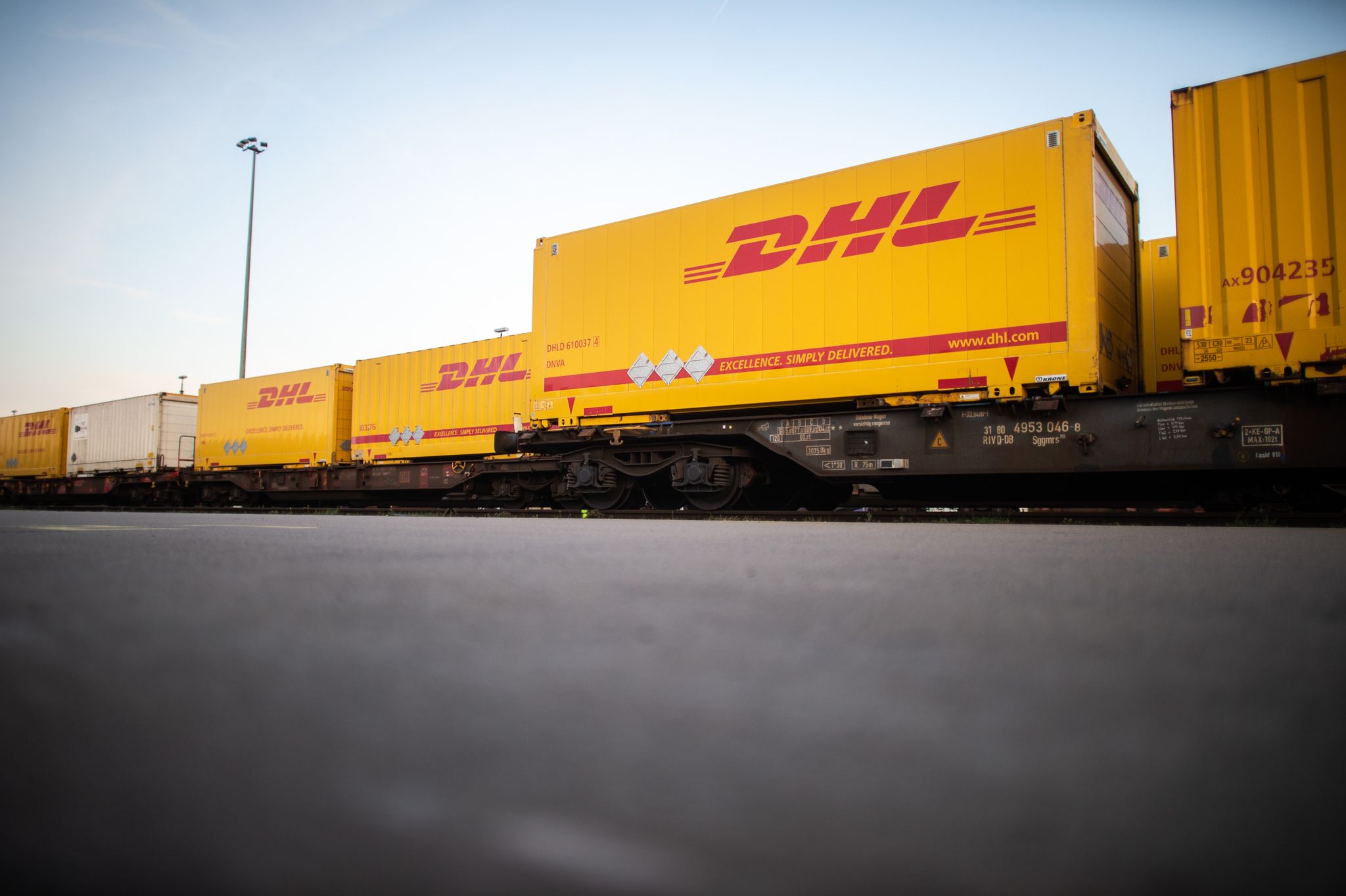 Deutsche Post DHL hebt mal wieder die Prognose an