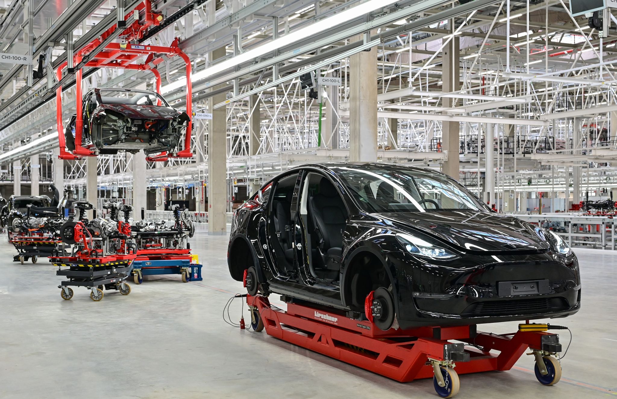 Entscheidung über Tesla-Genehmigung weiter offen