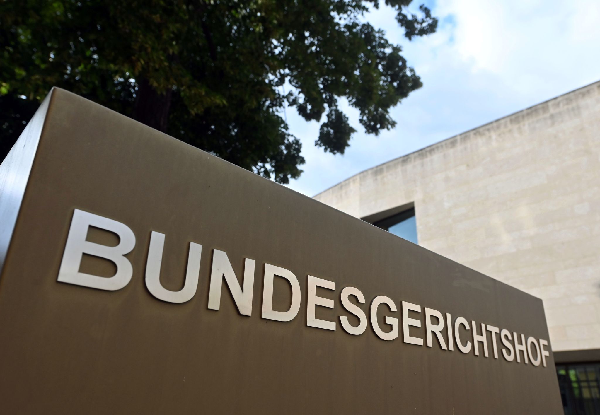 BGH prüft Nachbarschaftsstreit um Dämmung