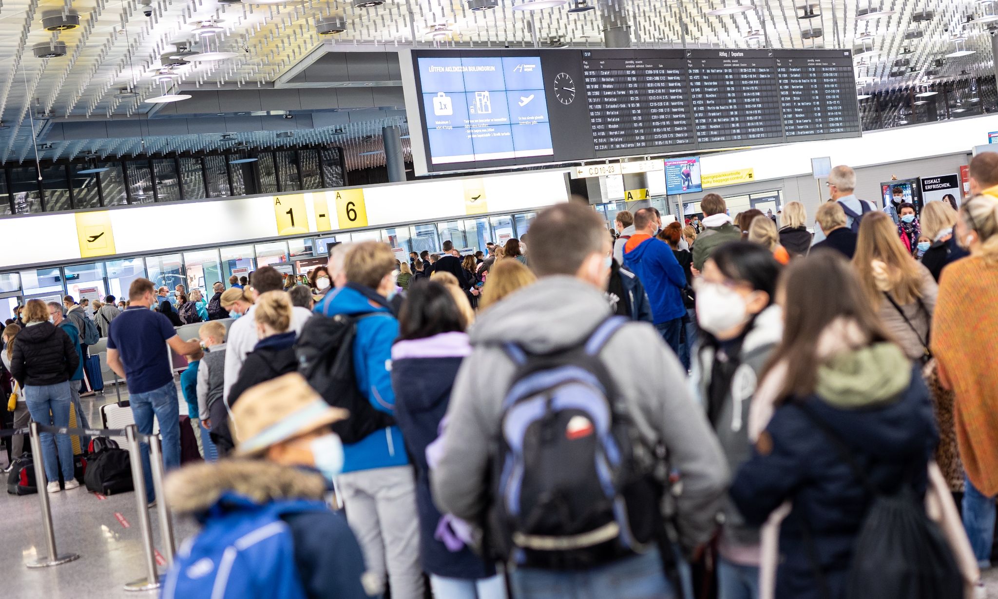 Chaos an Flughäfen bleibt trotz Reisewelle aus