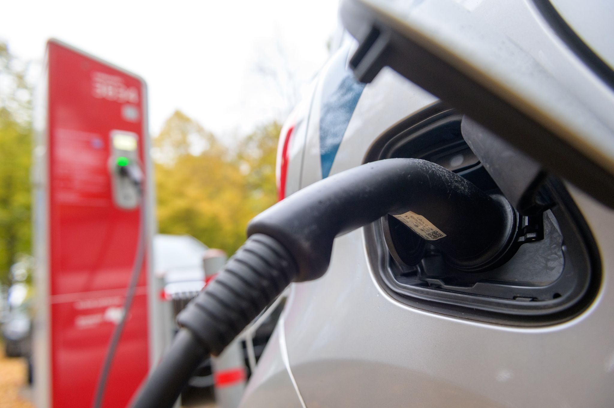 ADAC warnt vor Förderlücke bei Elektroauto-Prämie