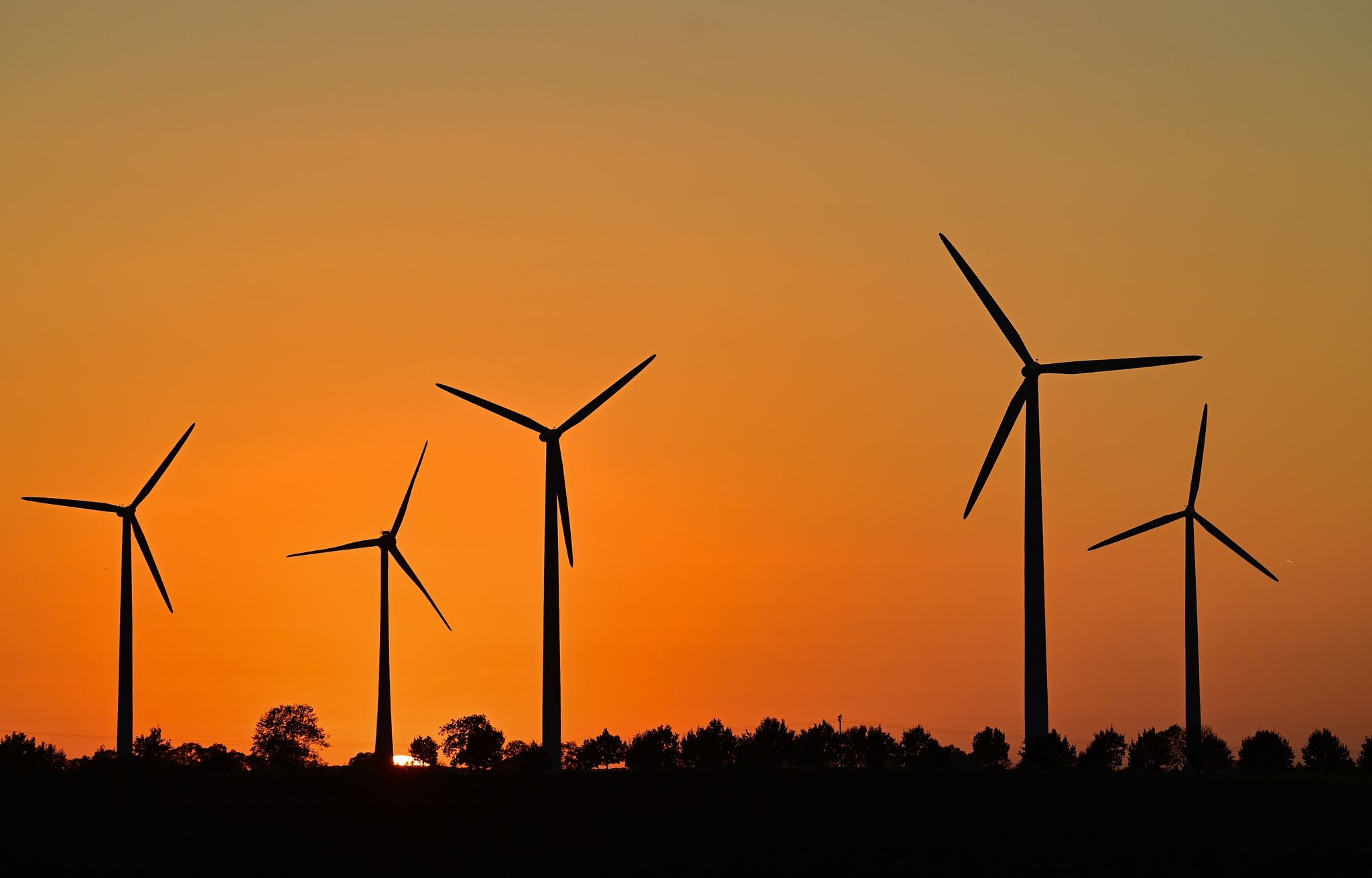 Mehr Windräder an Land in Betrieb gegangen