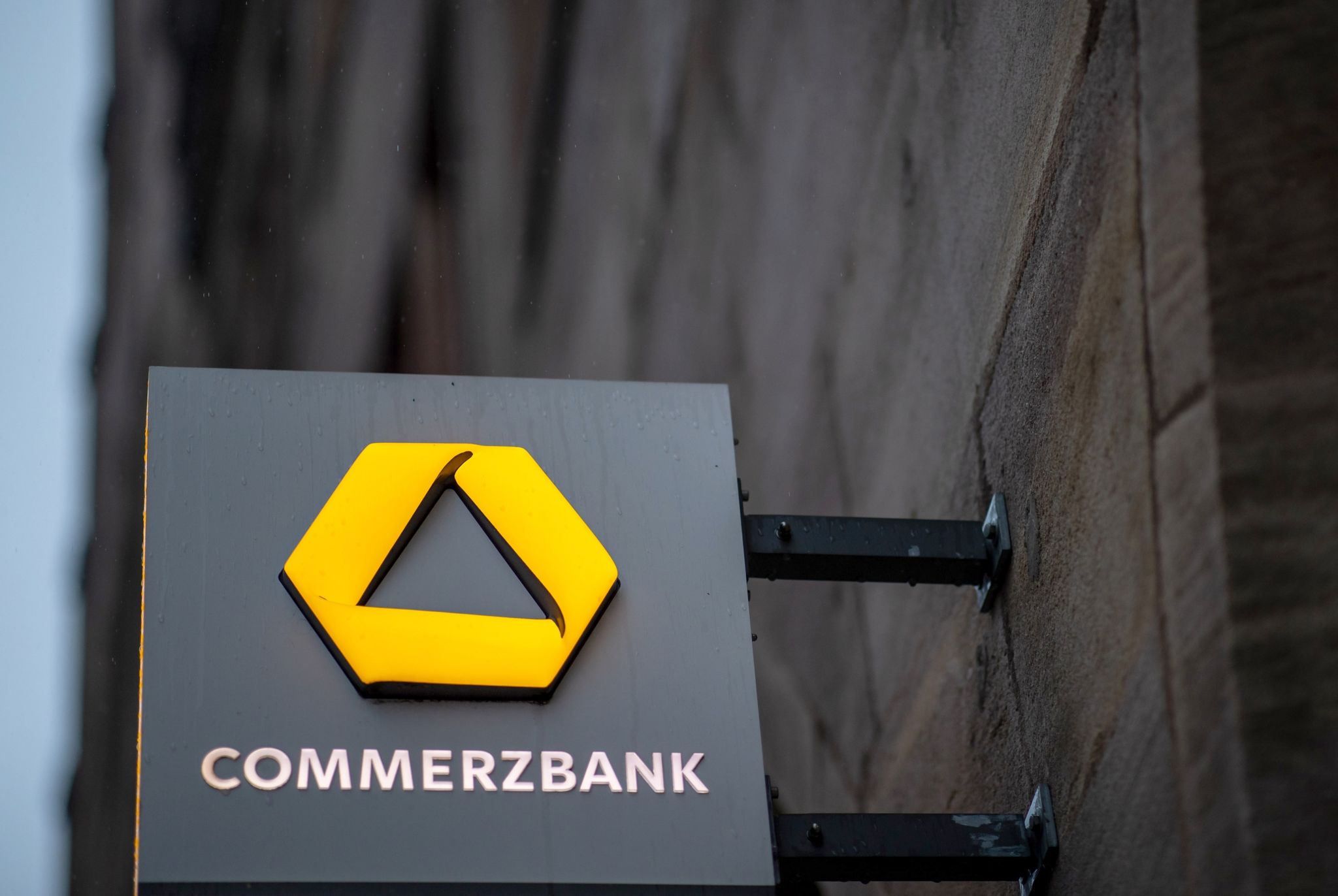 Commerzbank nimmt nach gutem Quartal Kurs auf Jahresgewinn