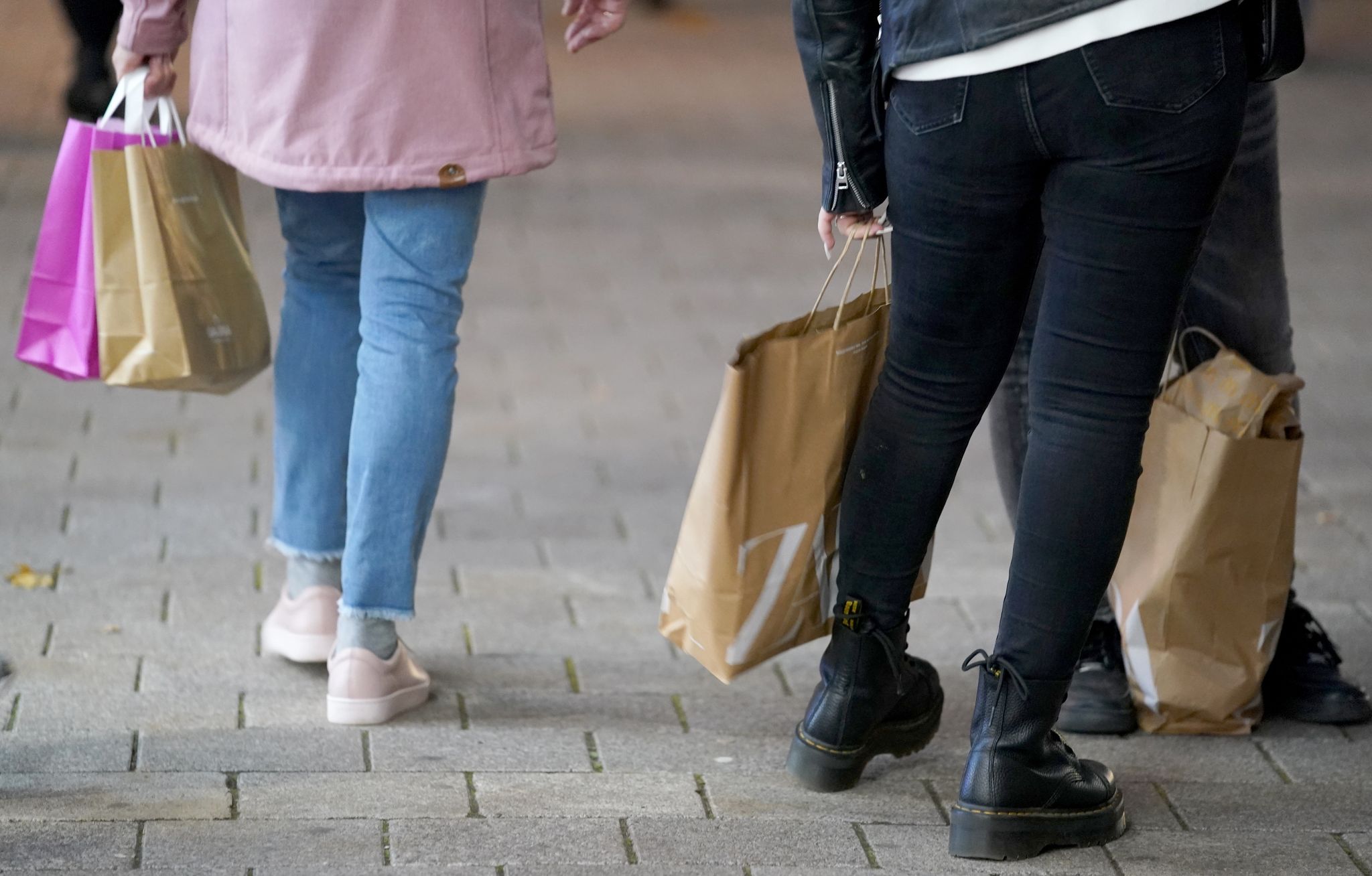 Sorge und Zuversicht: Weihnachtserwartungen im Einzelhandel