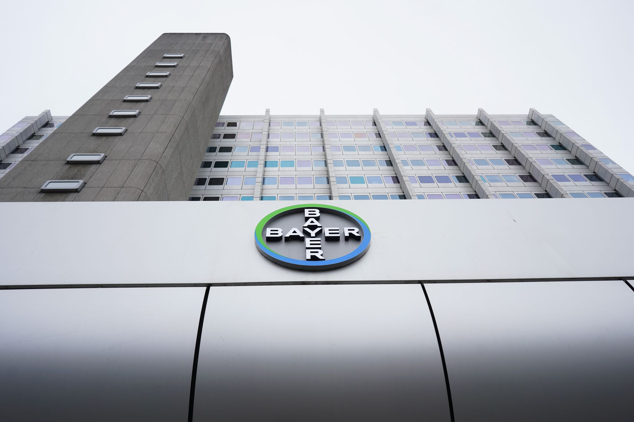 Bayer macht bessere Geschäfte – Agrar-Chef Condon geht