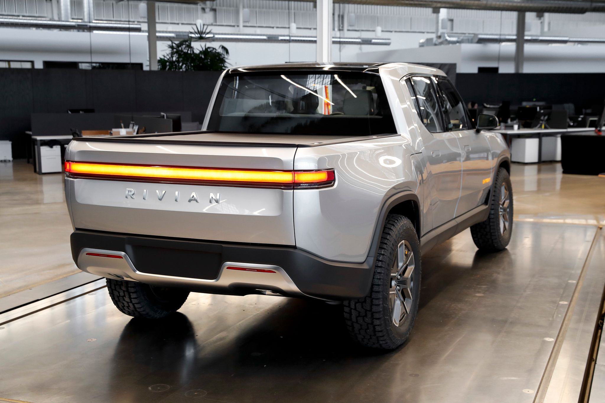 Tesla-Rivale Rivian startet furios an der Börse