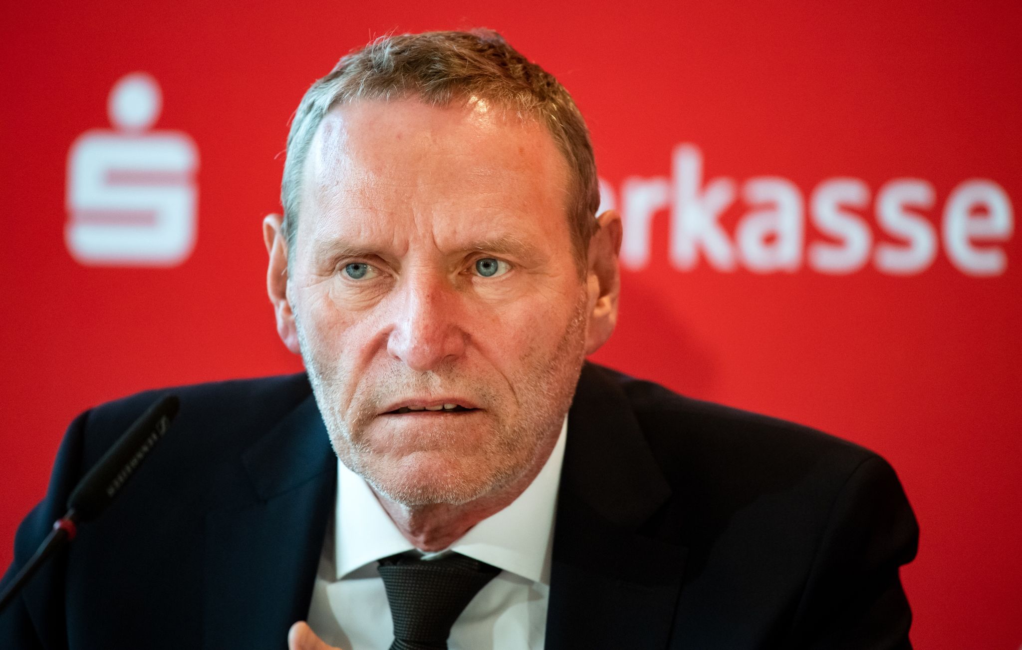 Sparkassen-Präsident warnt vor Vorzug für Honorarberatung