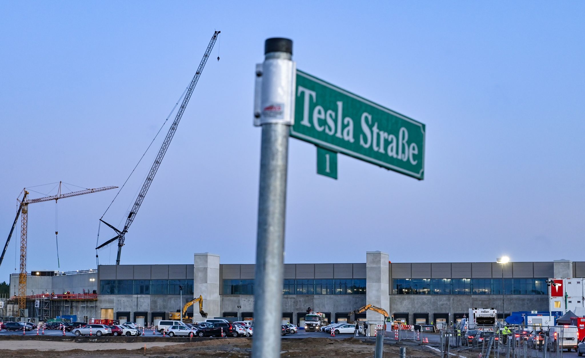 Tesla produziert in Grünheide erste Autos in Testlauf