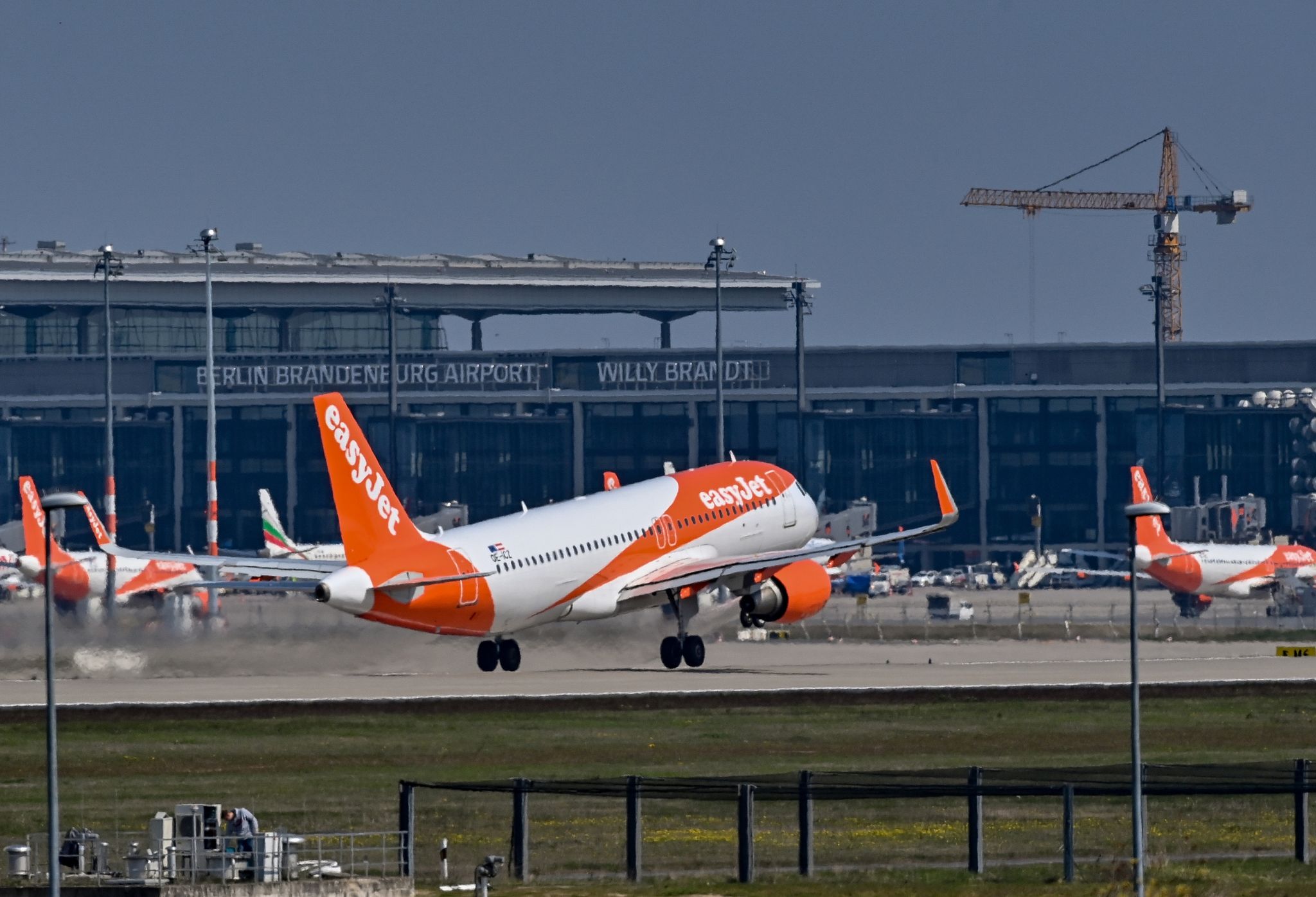 Billigflieger Easyjet sieht erste Omikron-Auswirkungen