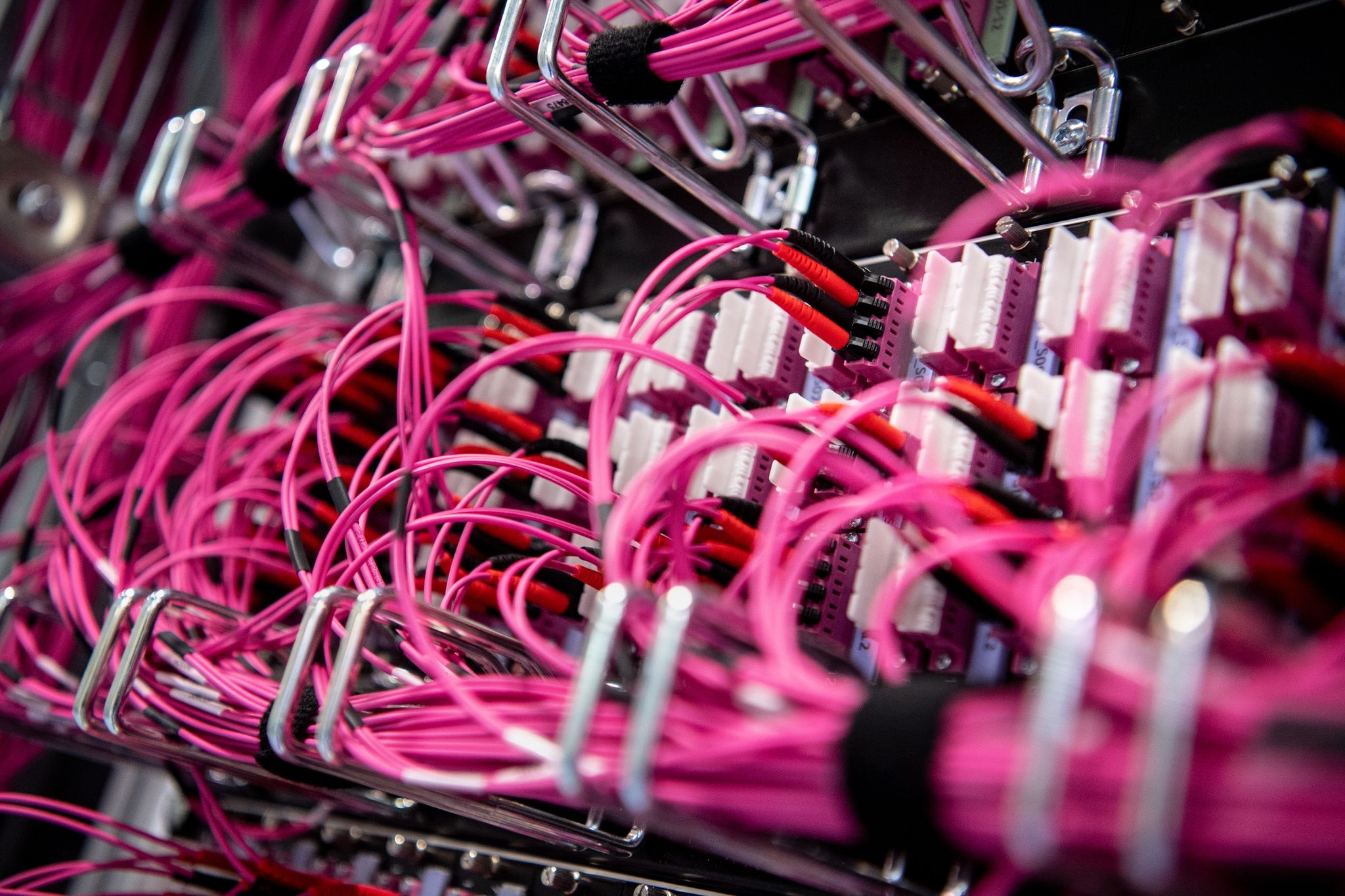 Sicherheitslücke in Server-Software – BSI: Warnstufe Rot