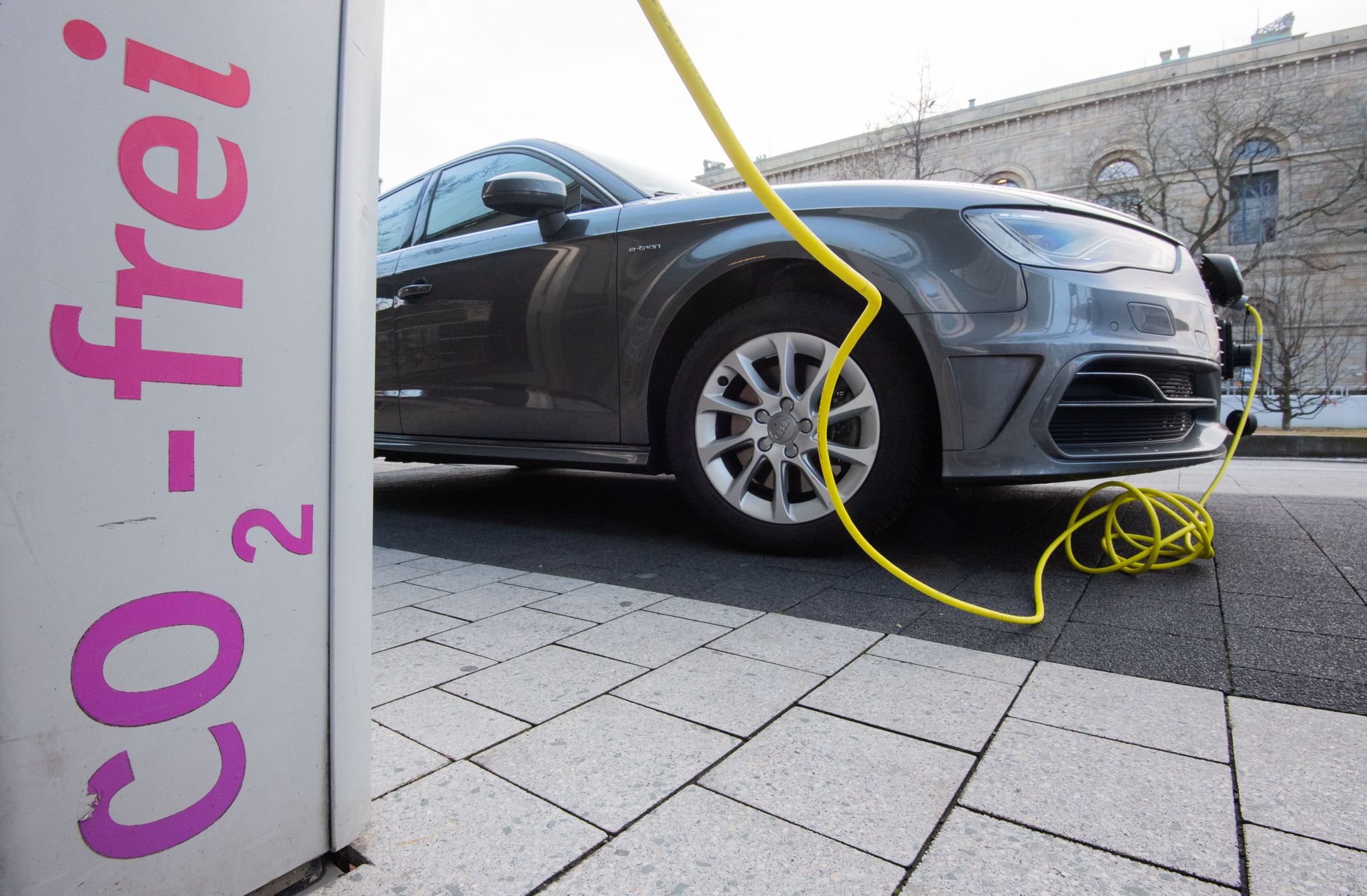 2021 deutlicher Zuwachs bei Ladepunkten für E-Fahrzeuge