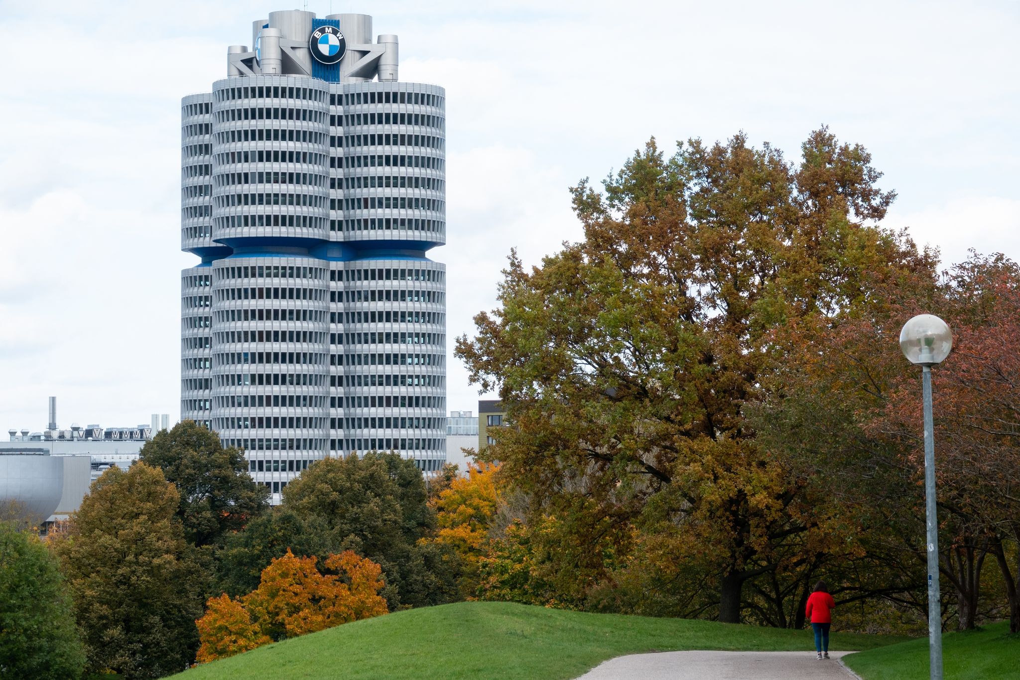 BMW plant Stellenaufbau in Deutschland