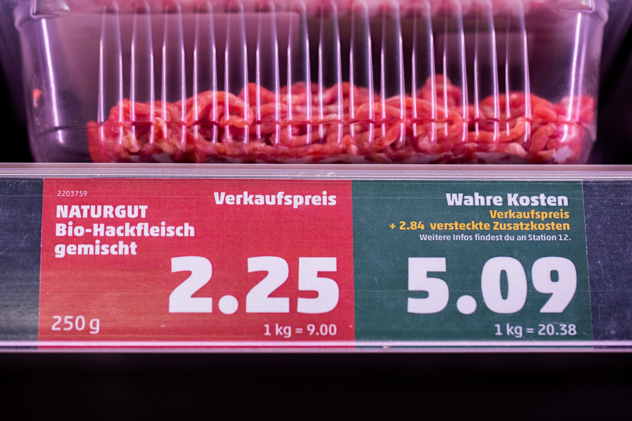 Fleisch und Milch: Greenpeace fordert höhere Mehrwertsteuer