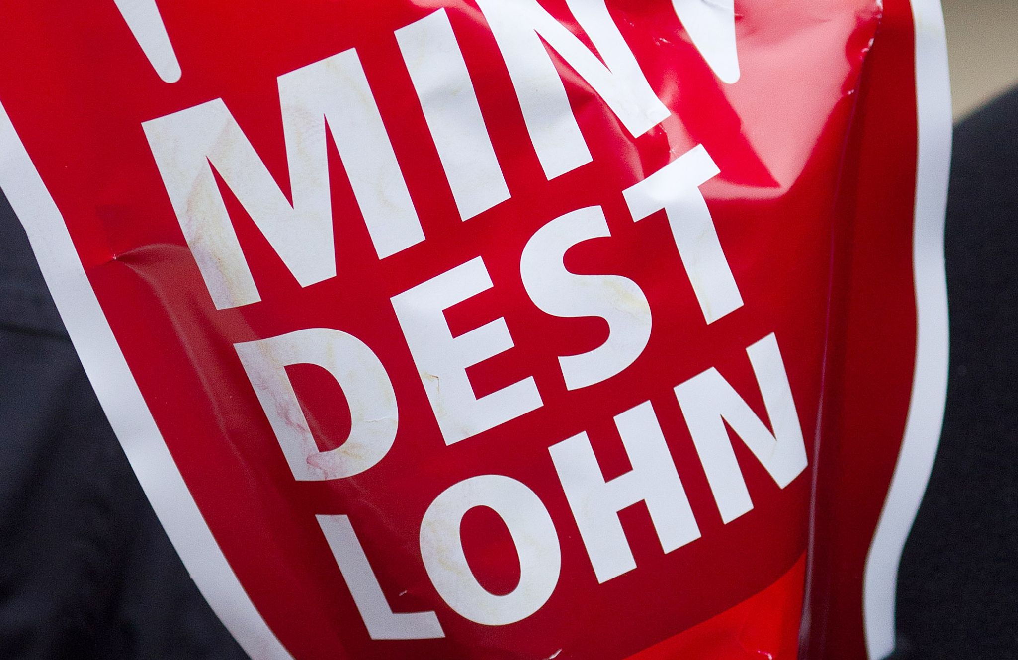 Arbeitgeber erwägen Klage gegen Mindestlohn-Erhöhung