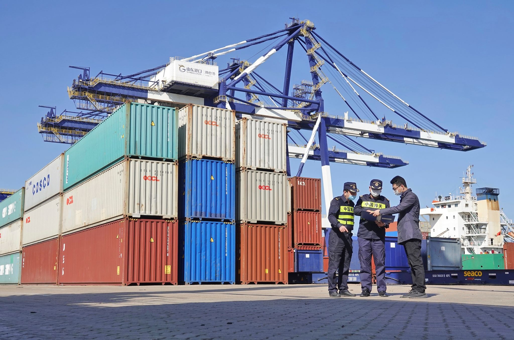 Chinas Exporte steigen 2021 auf neuen Rekordwert