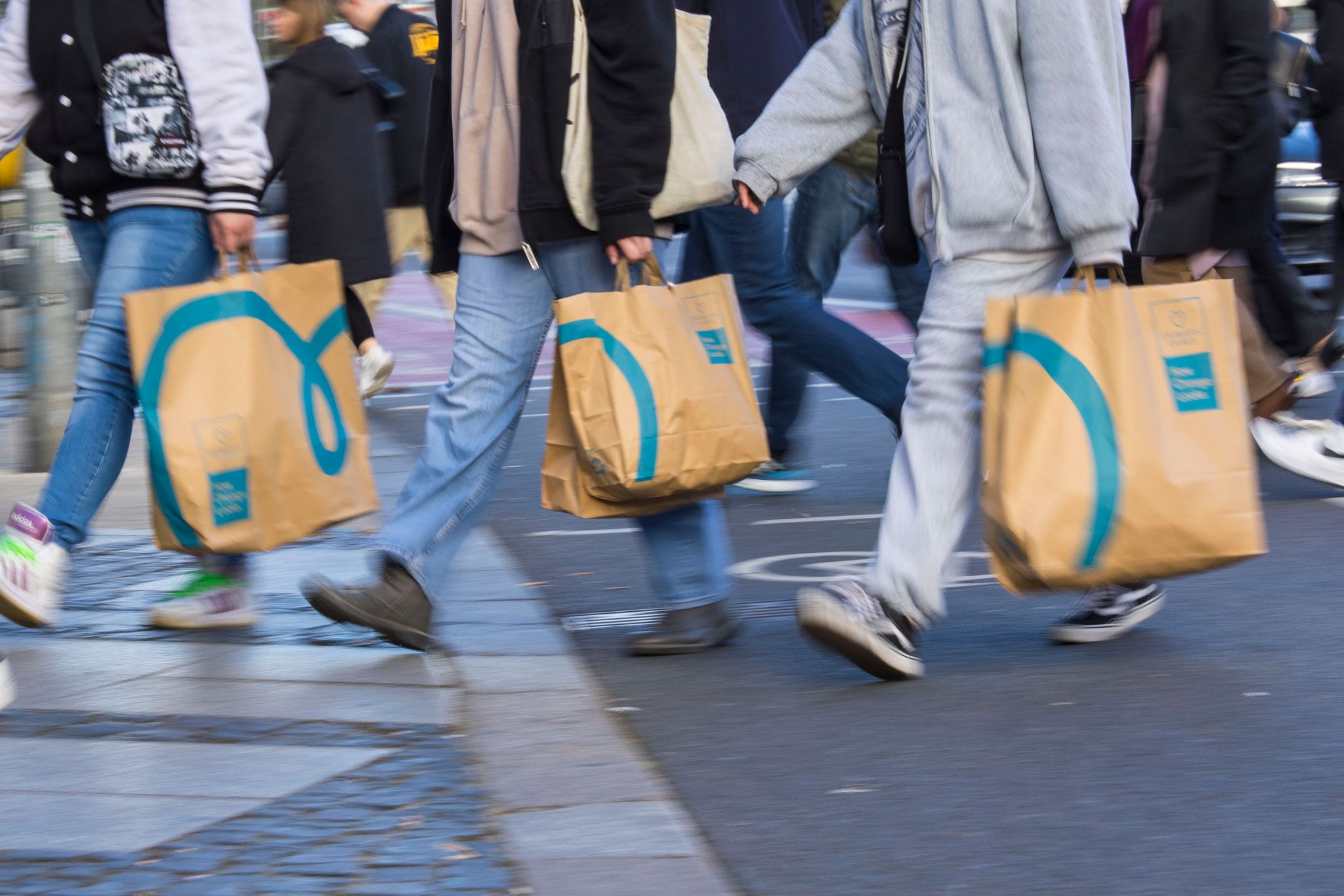 GfK: Verbraucherstimmung hellt sich im Januar etwas auf