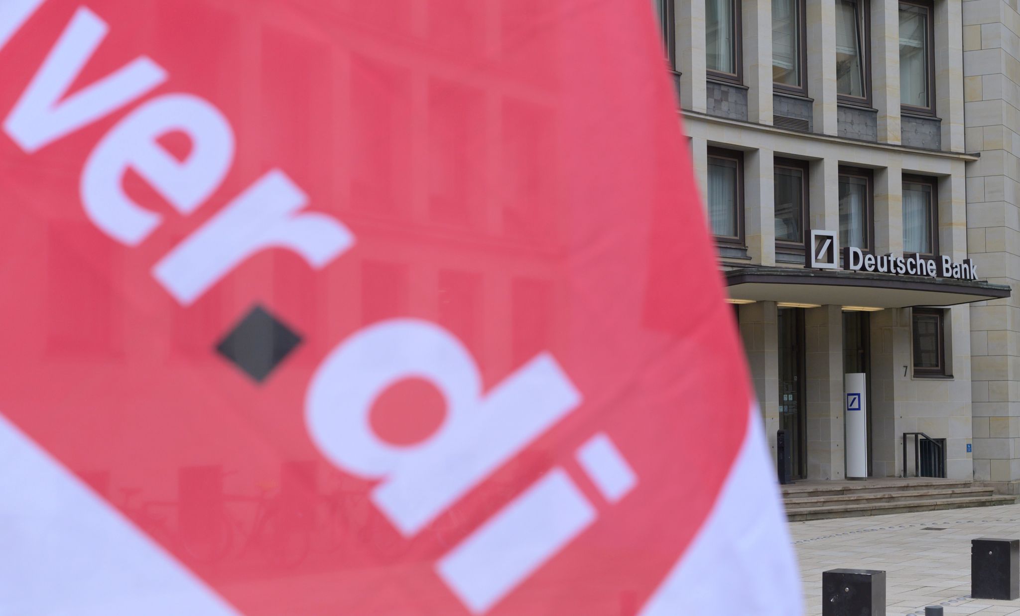 Verdi will über höhere Löhne in sozialen Berufen verhandeln