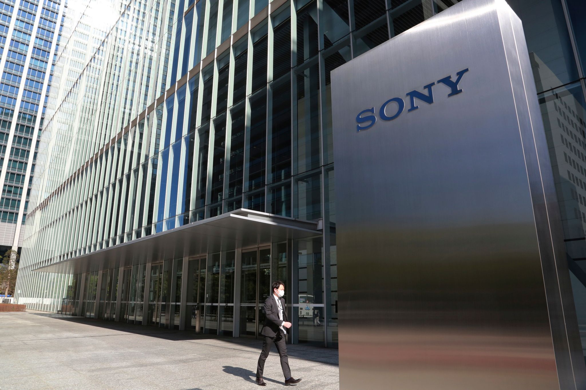 Spider-Man treibt Sony-Gewinn hoch – Engpass bei PS5-Konsole