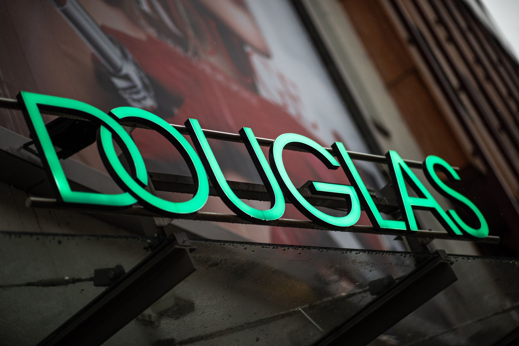 Douglas steigt in Online-Apotheken-Markt ein