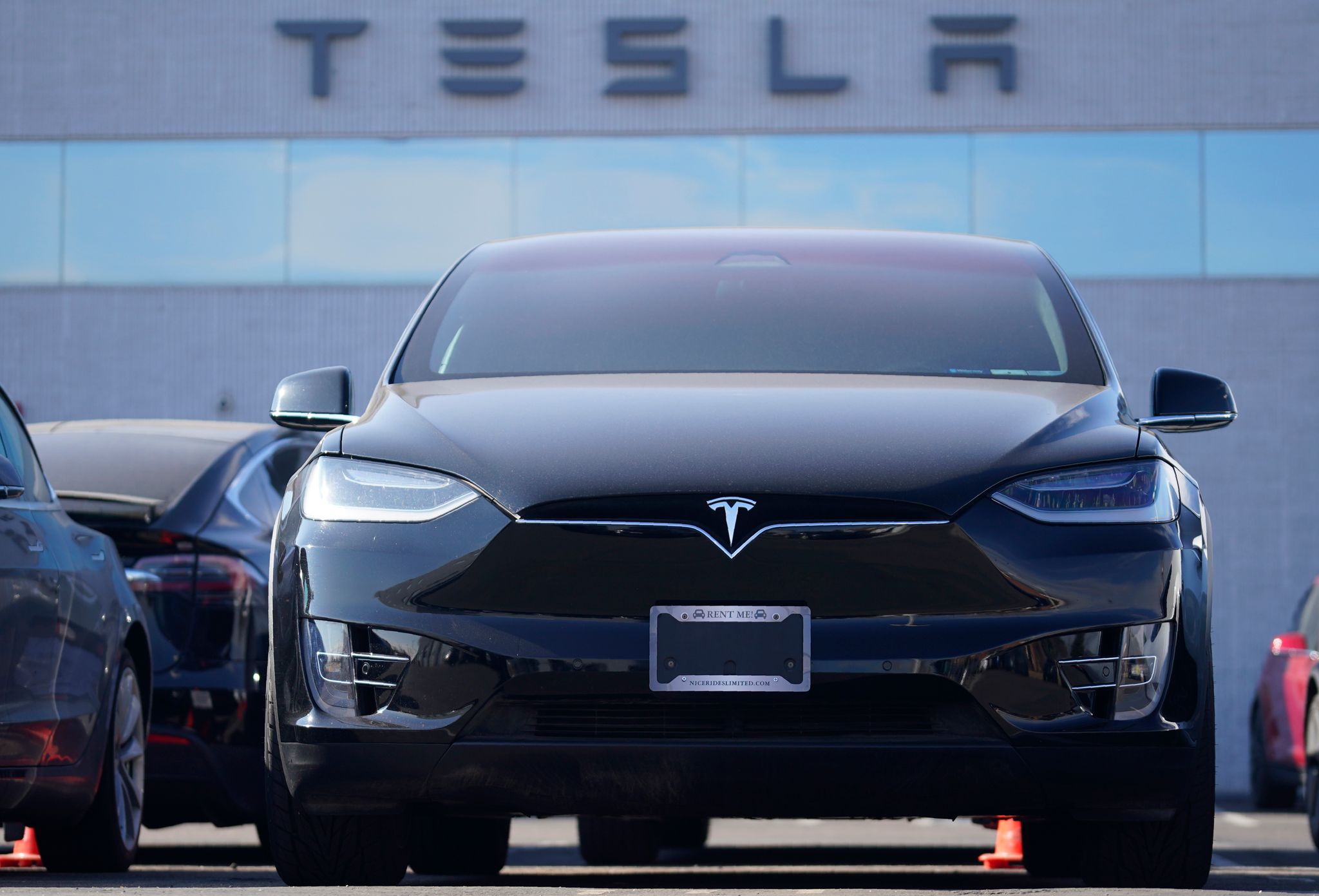 Tesla muss schon wieder Software-Probleme beheben