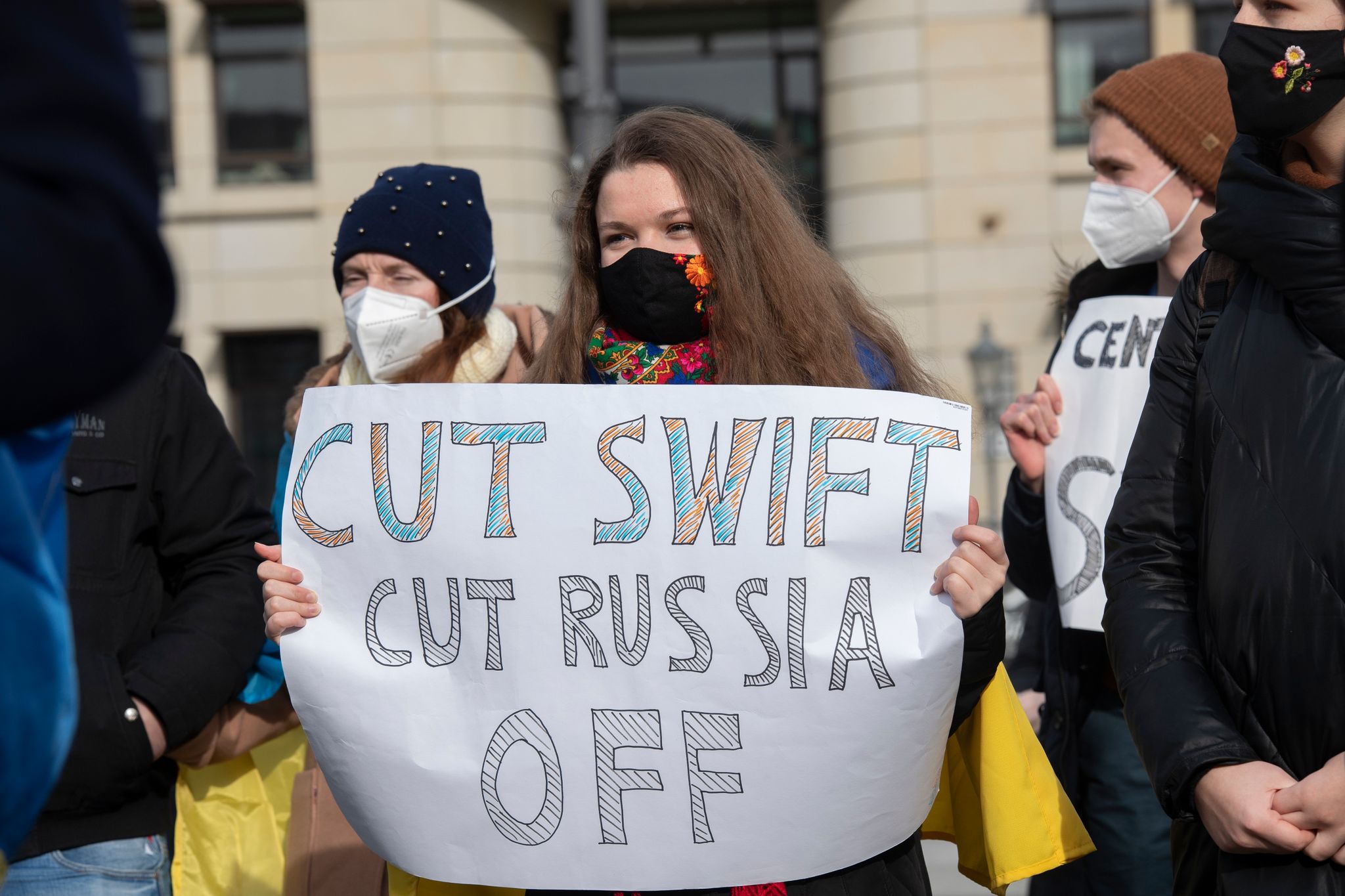 Sanktionsschwert Swift: Warum zögern die Staaten?