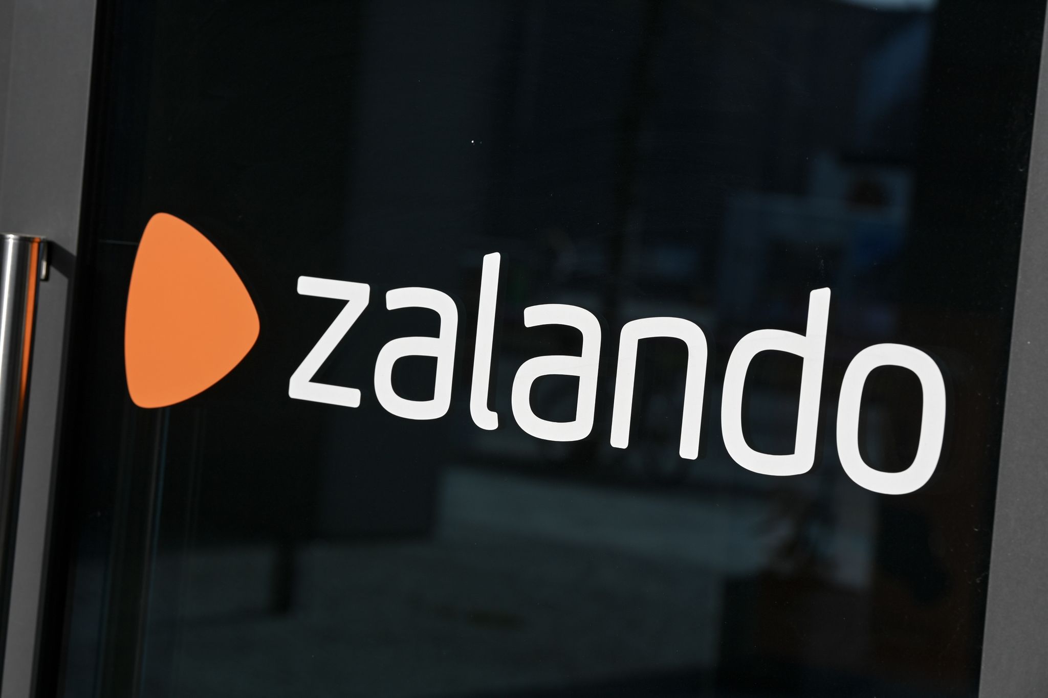 Zalando erwartet 2022 schwächeres Wachstum