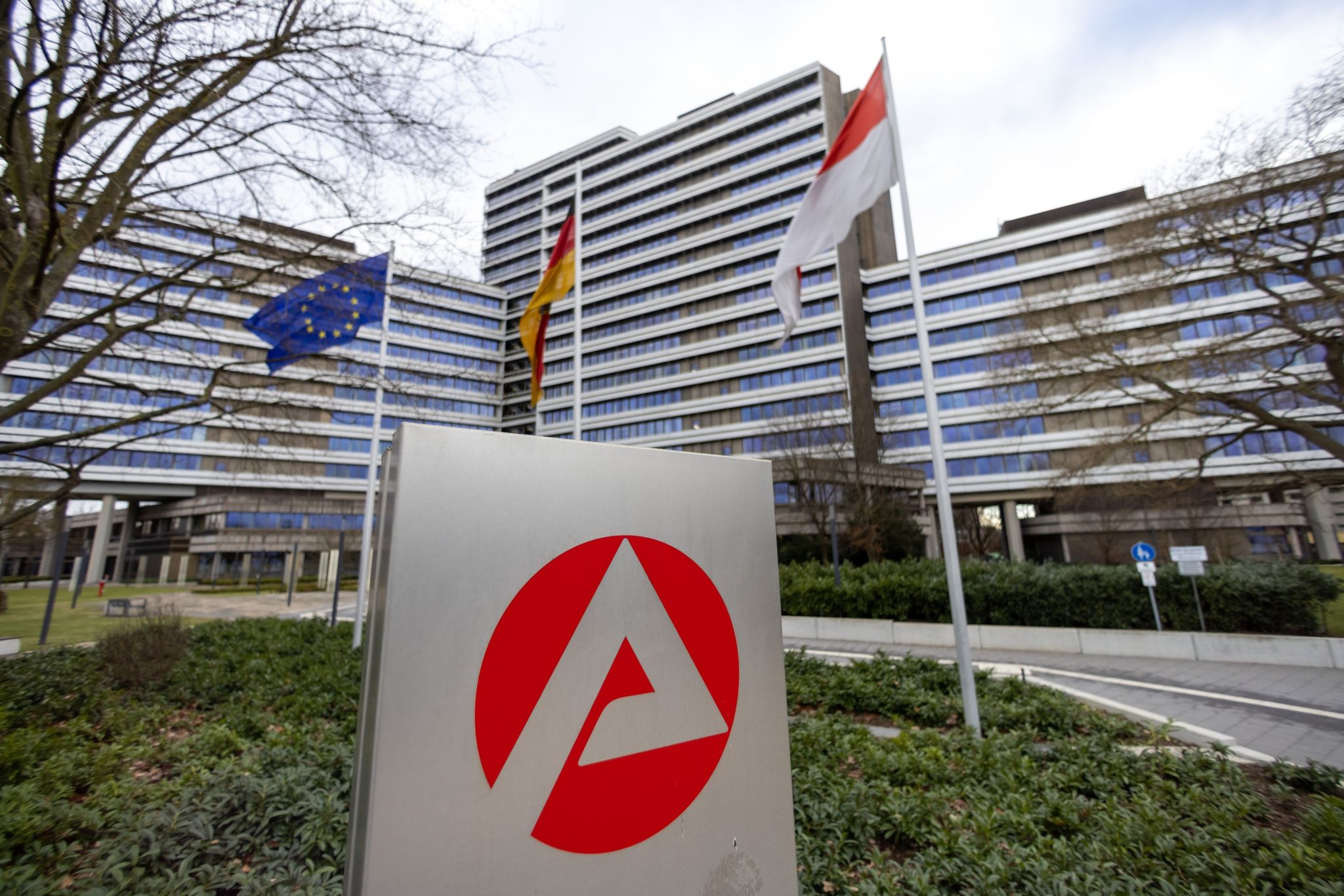 Zahl der Arbeitslosen sinkt im Februar um 34.000