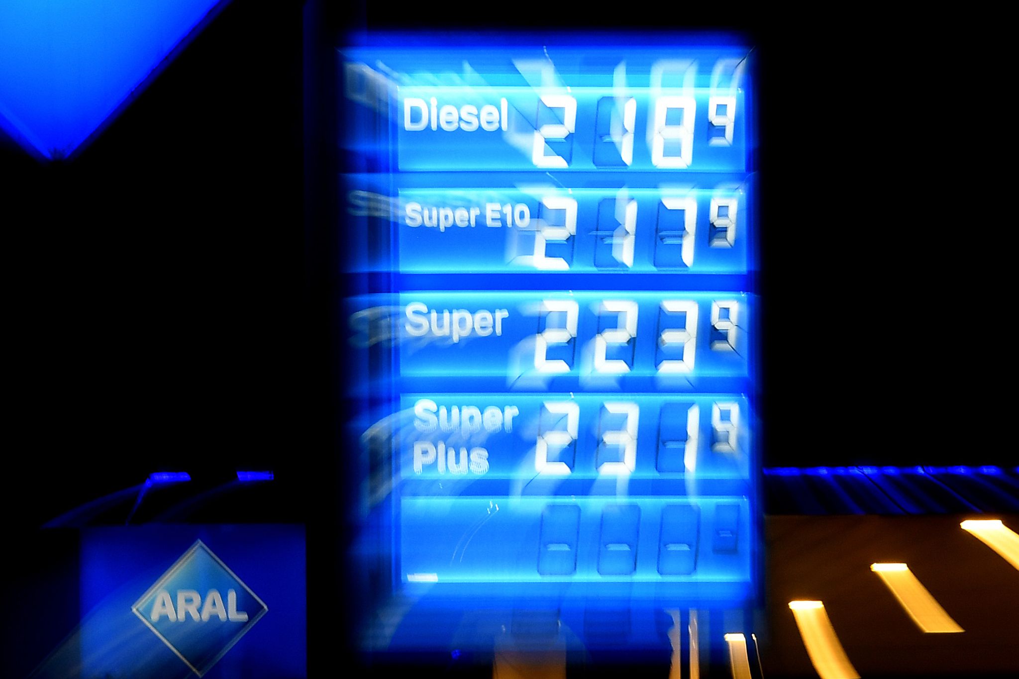 Diesel und E10 über zwei Euro pro Liter