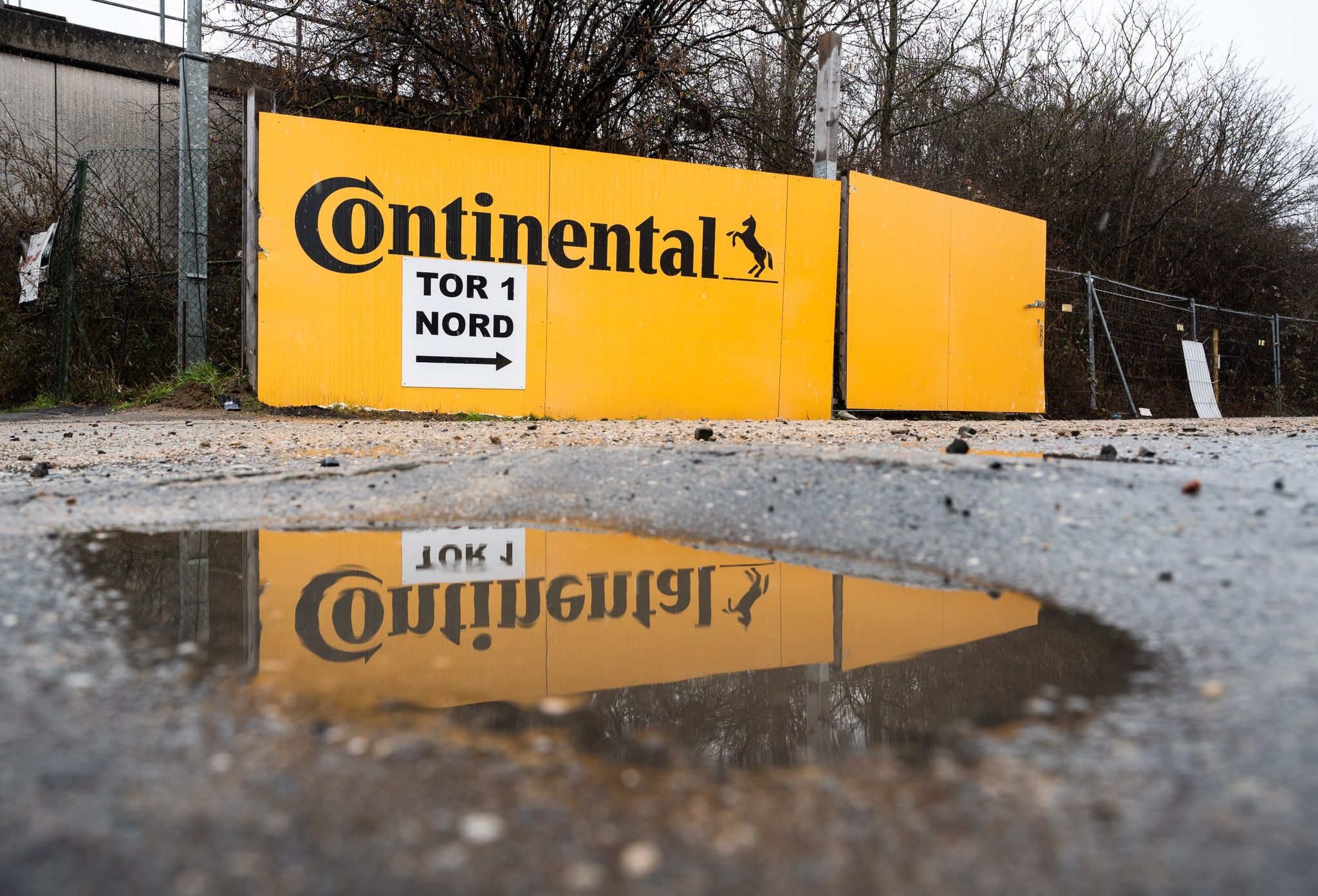 Continental stoppt vorerst Produktion und Handel in Russland