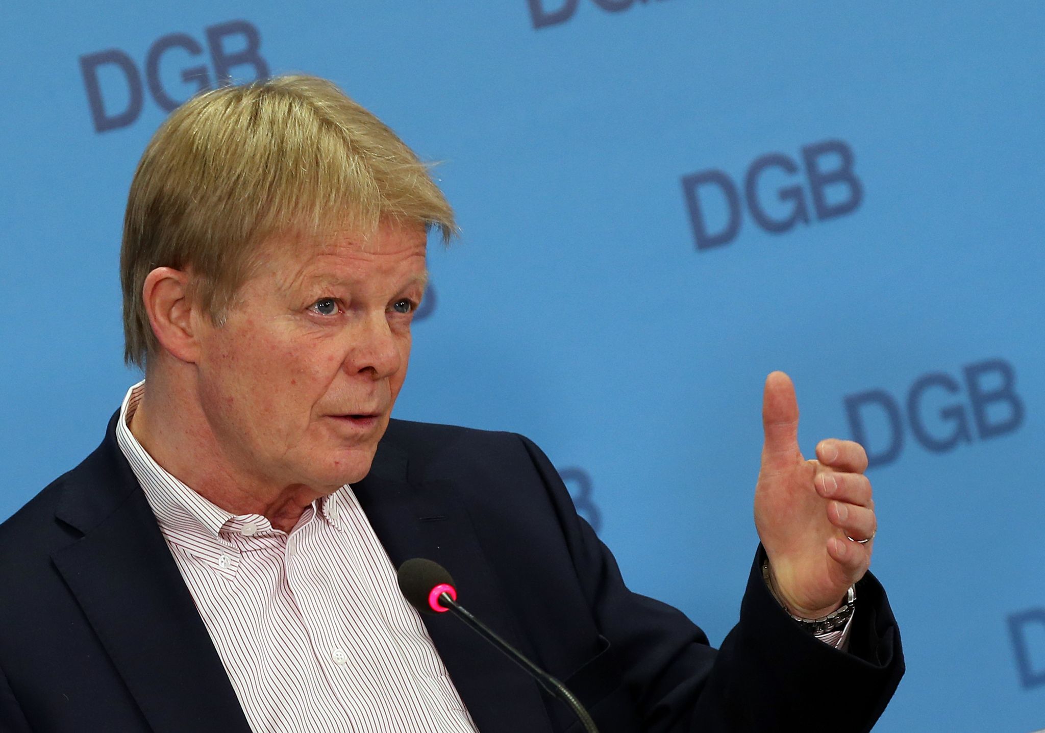 DGB-Chef bringt Tempo 100 auf Autobahnen ins Gespräch