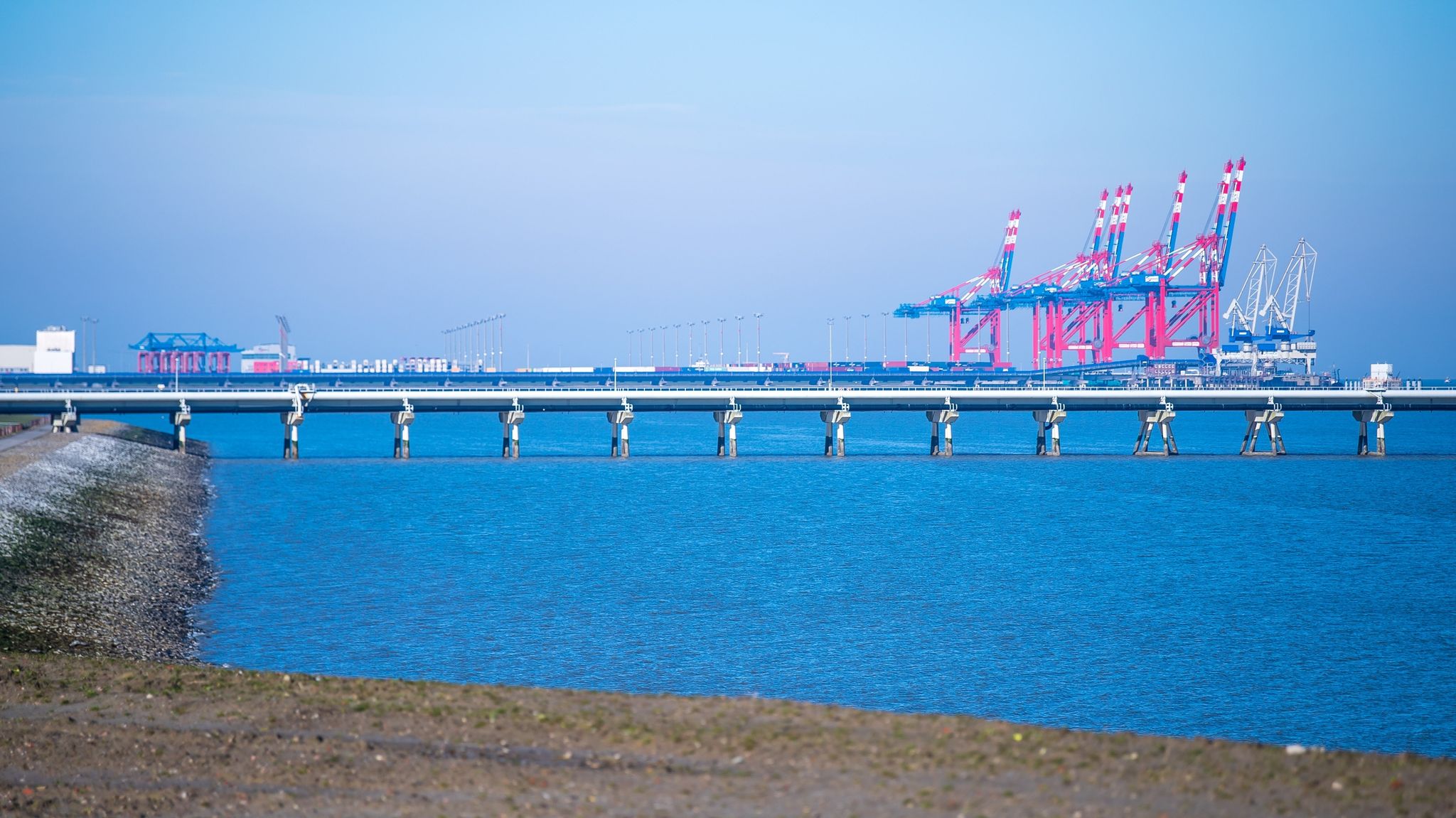 Pipeline soll LNG-Terminal an Erdgasnetz anbinden