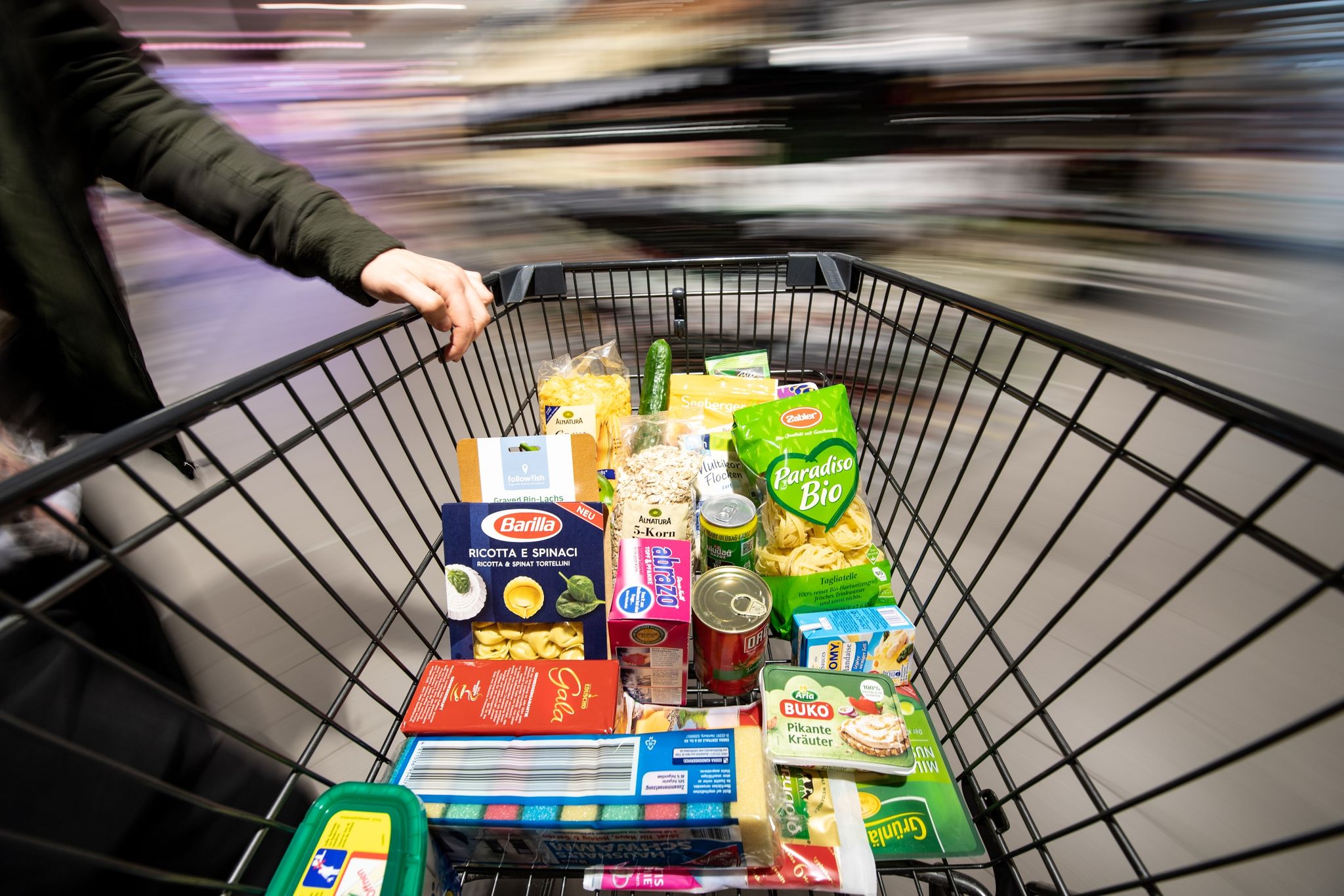 Preise steigen – niedrige Einkommen stärker belastet