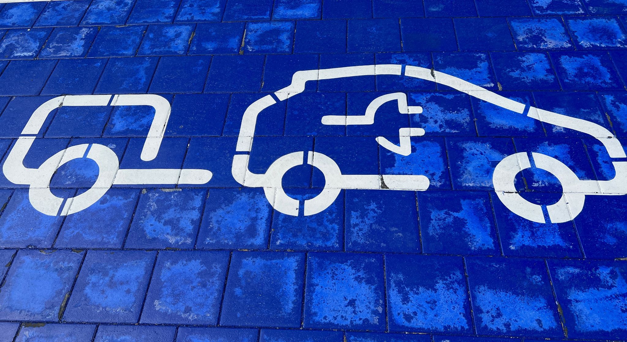 Besitzer von E-Autos machen Kasse mit Klimagas-Quote
