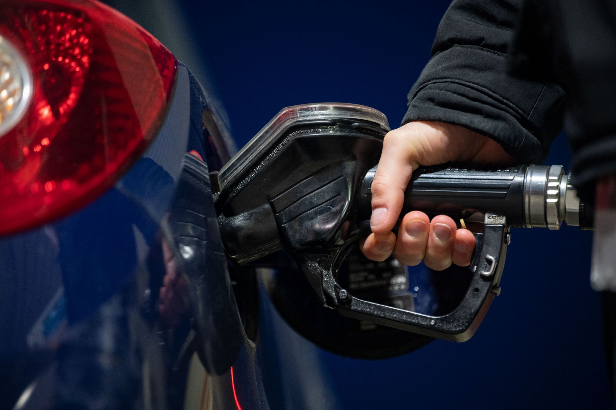 ADAC ruft zum Spritsparen und zu weniger Autofahrten auf