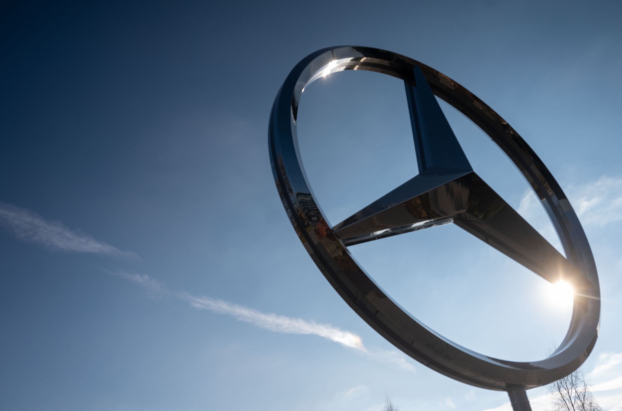 Mercedes-Benz verdient trotz sinkender Absatzzahlen gut