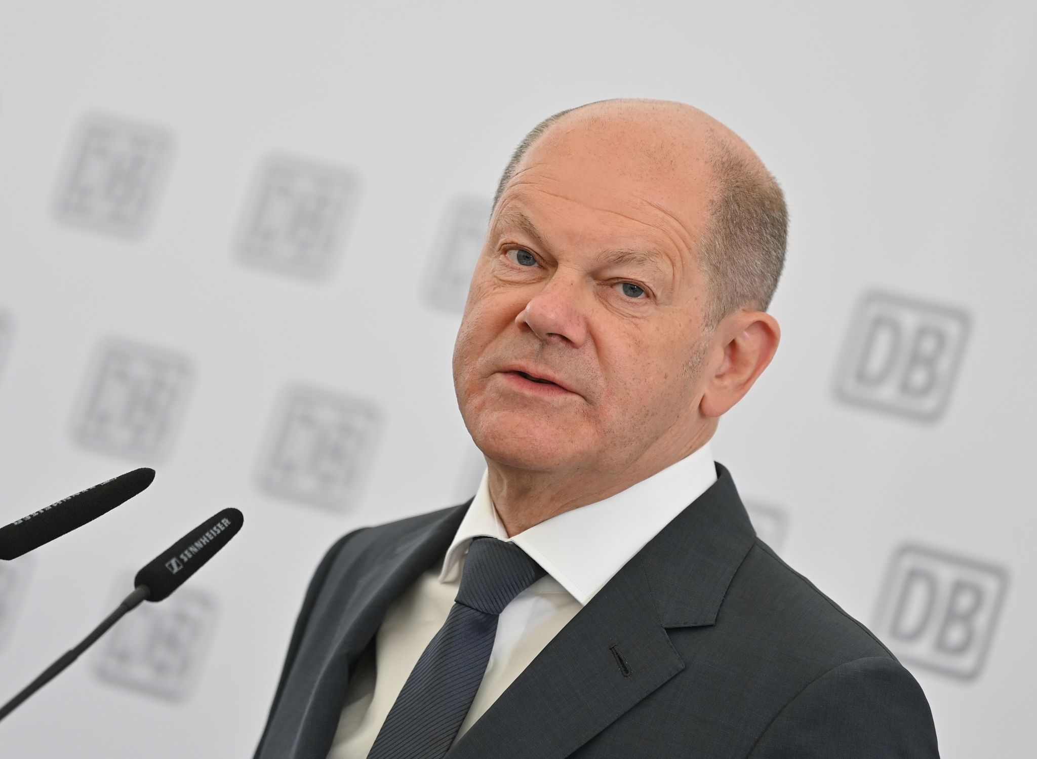 Kanzler: Zeit von Genehmigungsverfahren werden halbiert