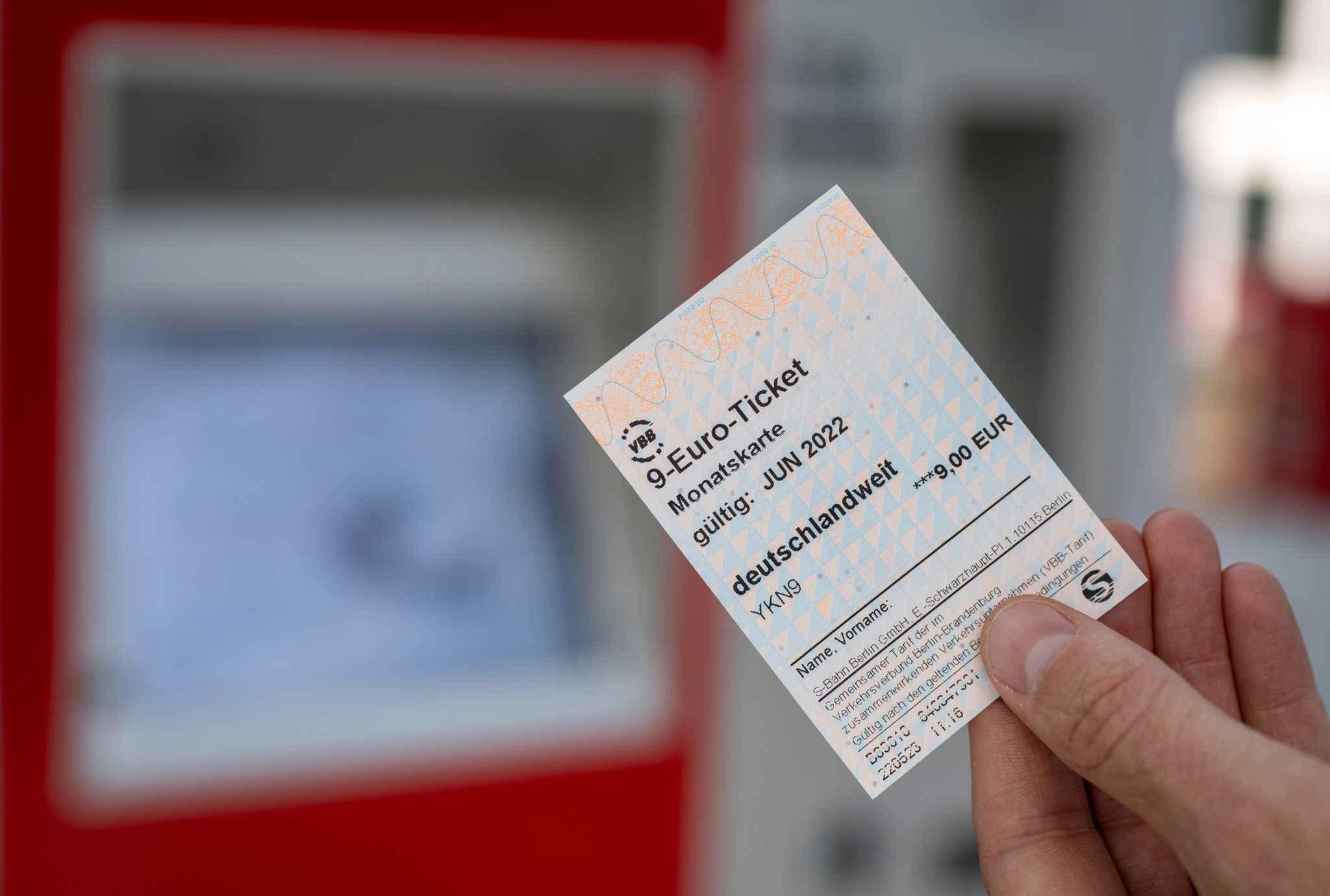 Bahn: Mehr als eine Million 9-Euro-Tickets verkauft