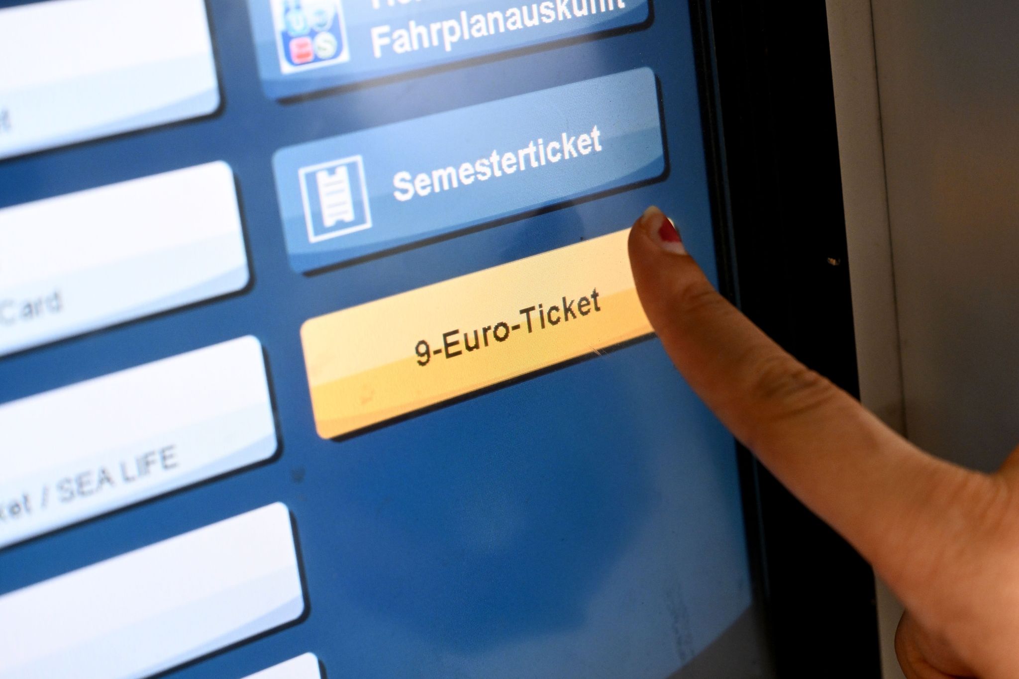 Verkehrsverband startet 9-Euro-Ticketverkauf mit eigener App