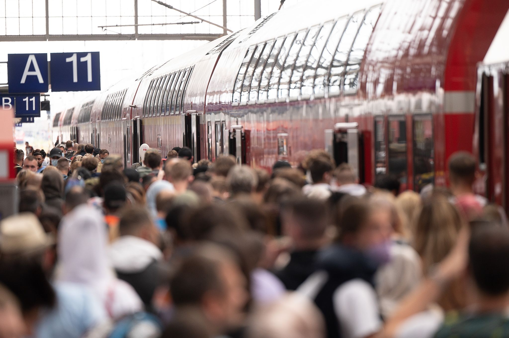 Erste Reisewelle mit 9-Euro-Ticket hat begonnen