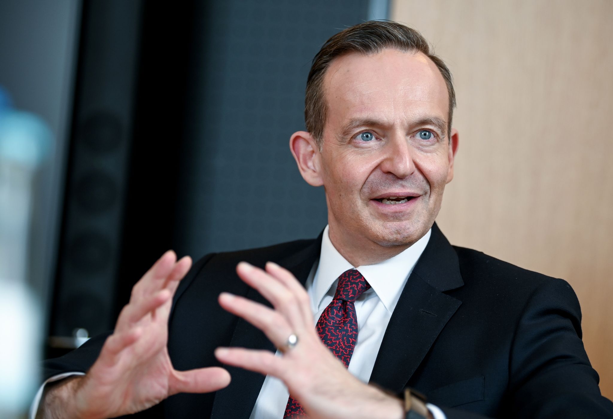 Wissing warnt vor Personalengpässen zur Hauptreisezeit