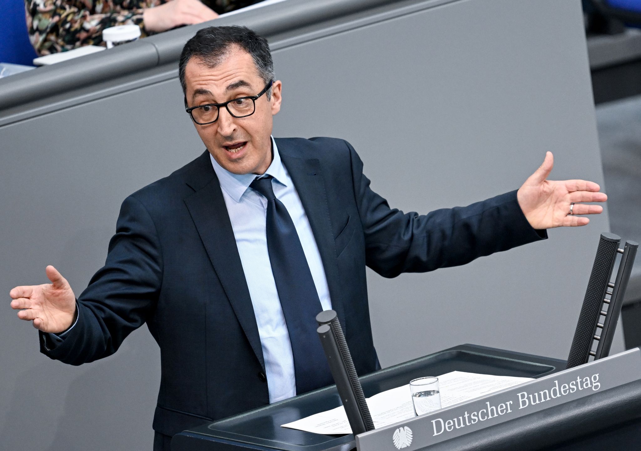 Özdemir stellt System für Tierhaltungskennzeichnung vor
