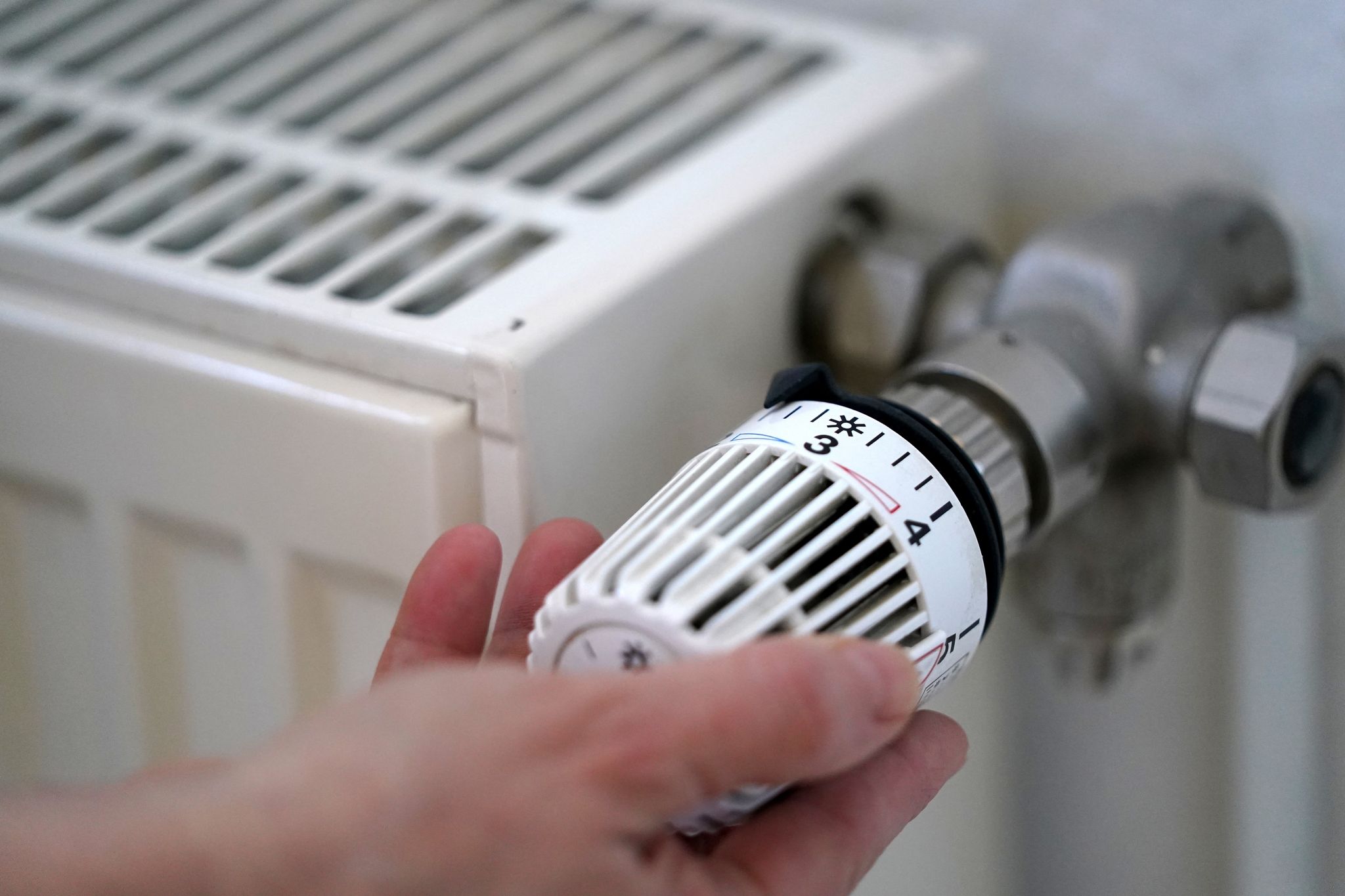 Umfrage: Deutsche gehen sparsamer mit Energie um